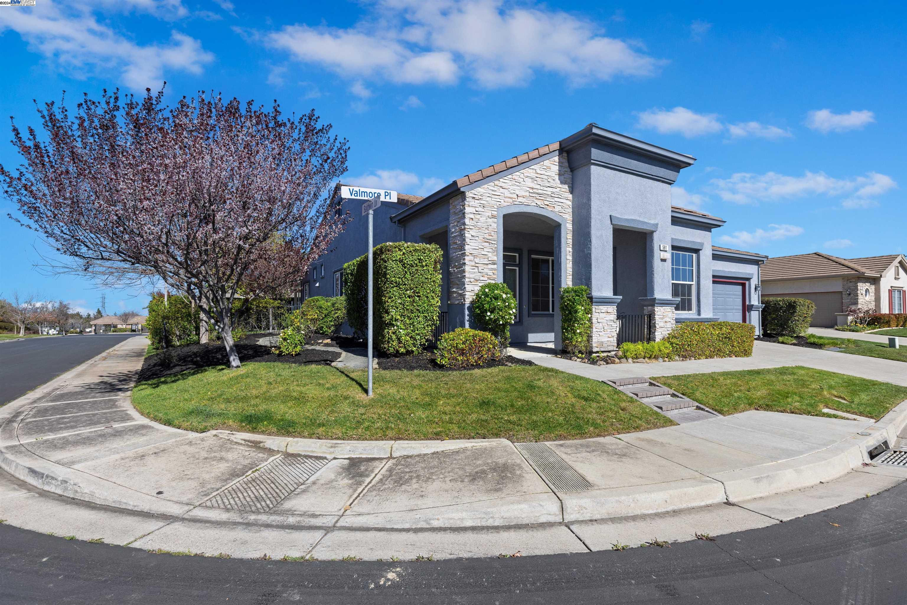 581 Valmore Pl