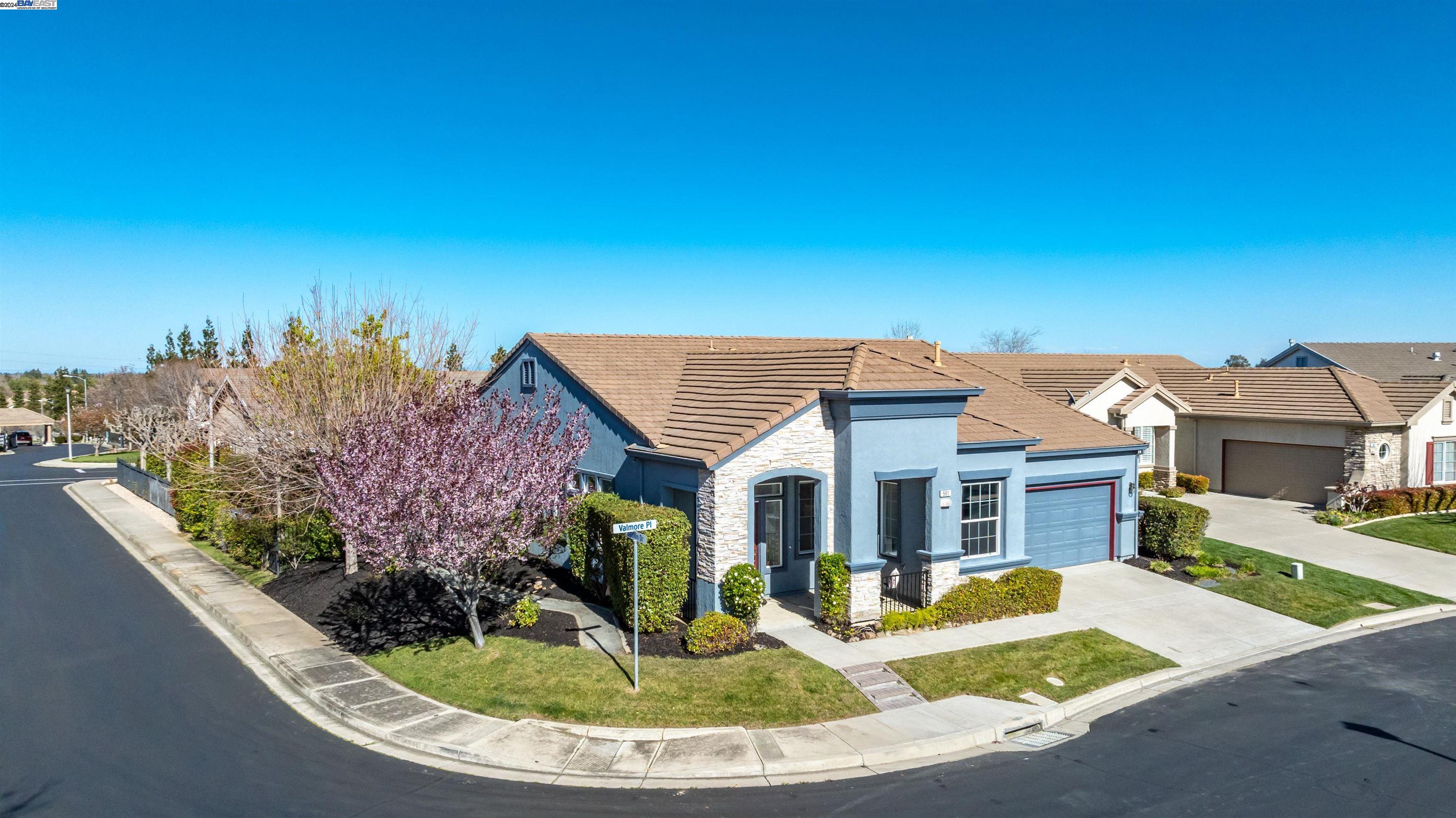581 Valmore Pl