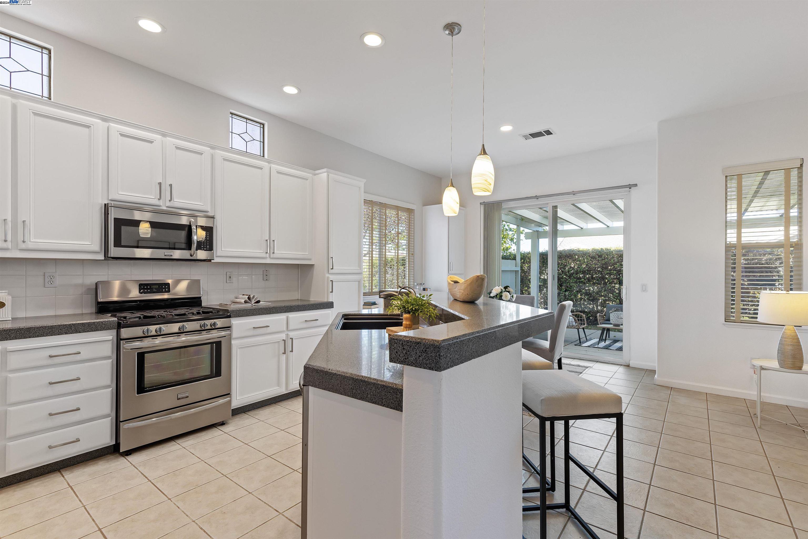 581 Valmore Pl
