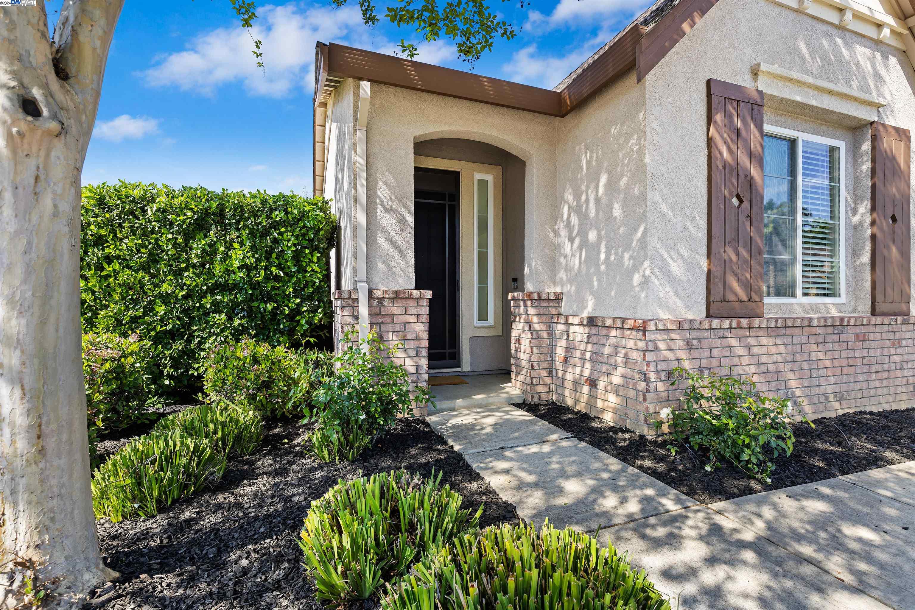 611 Ash Ct