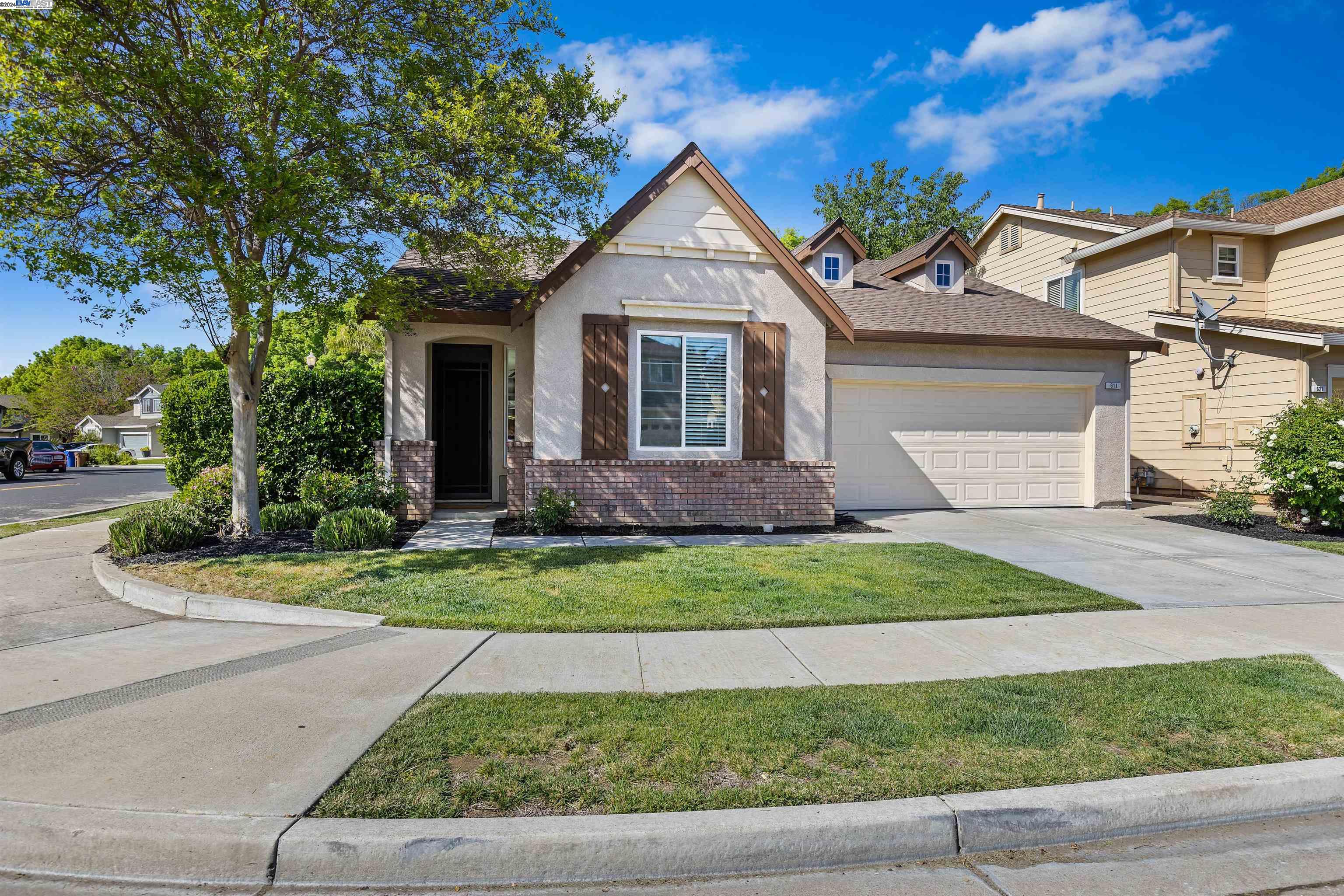 611 Ash Ct