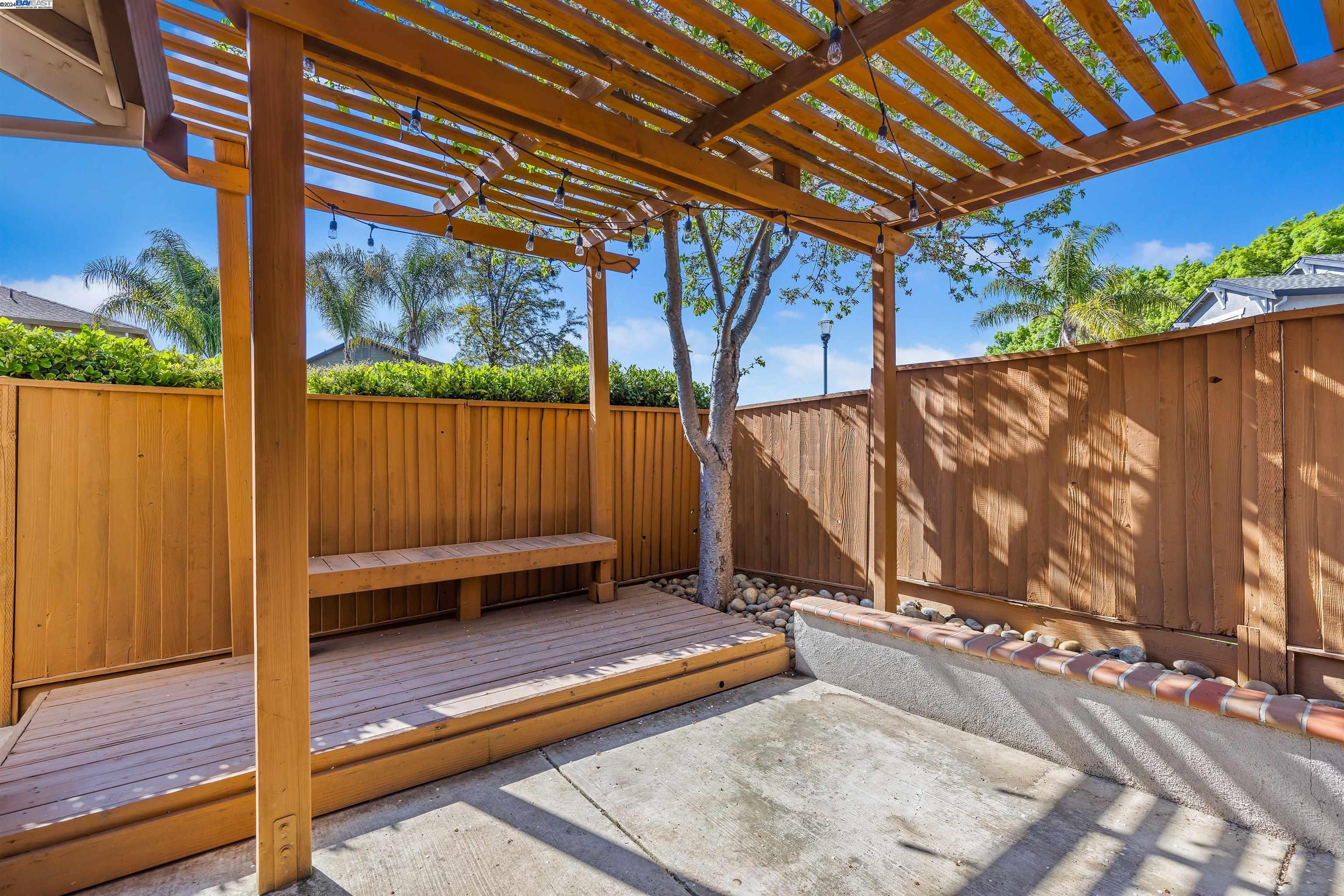 611 Ash Ct