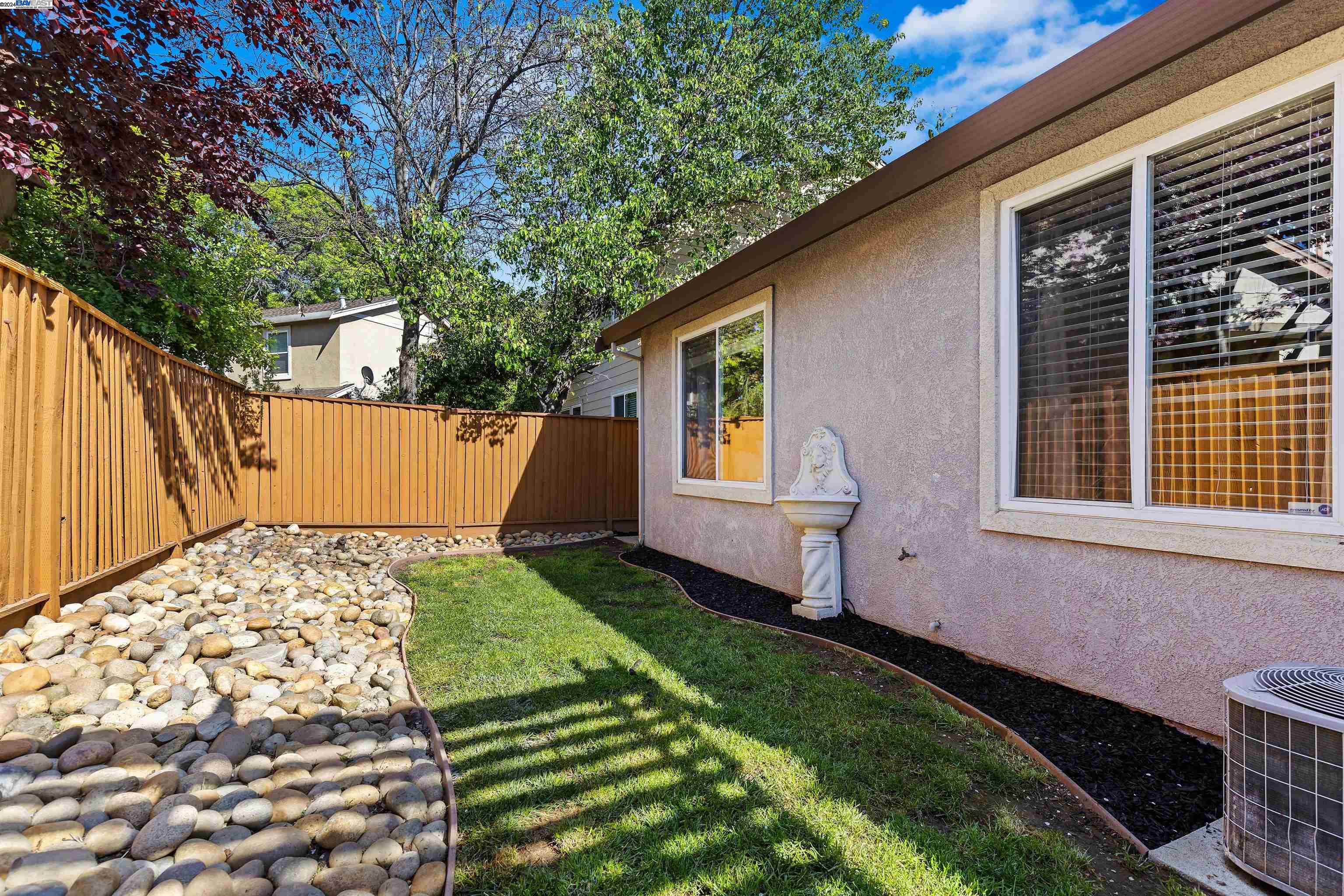611 Ash Ct