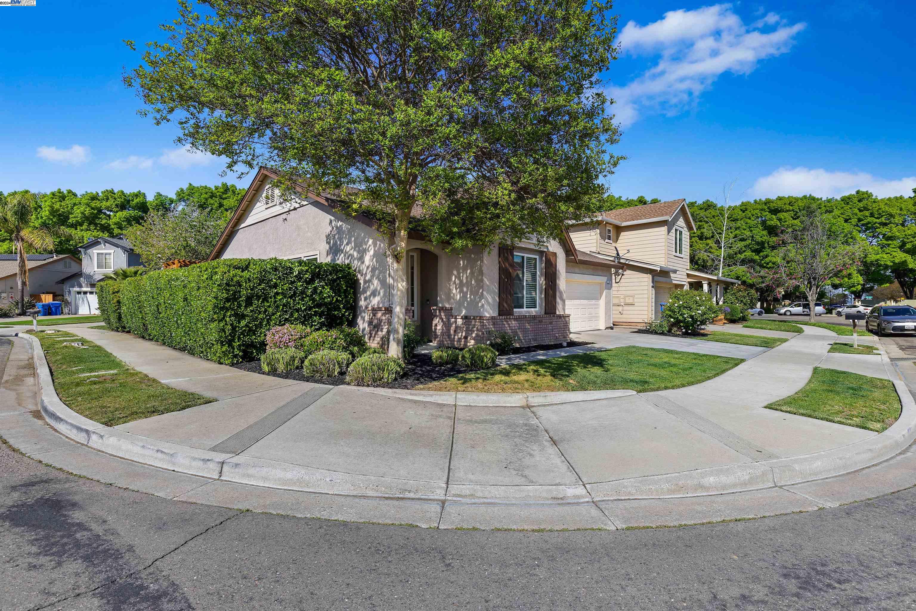 611 Ash Ct