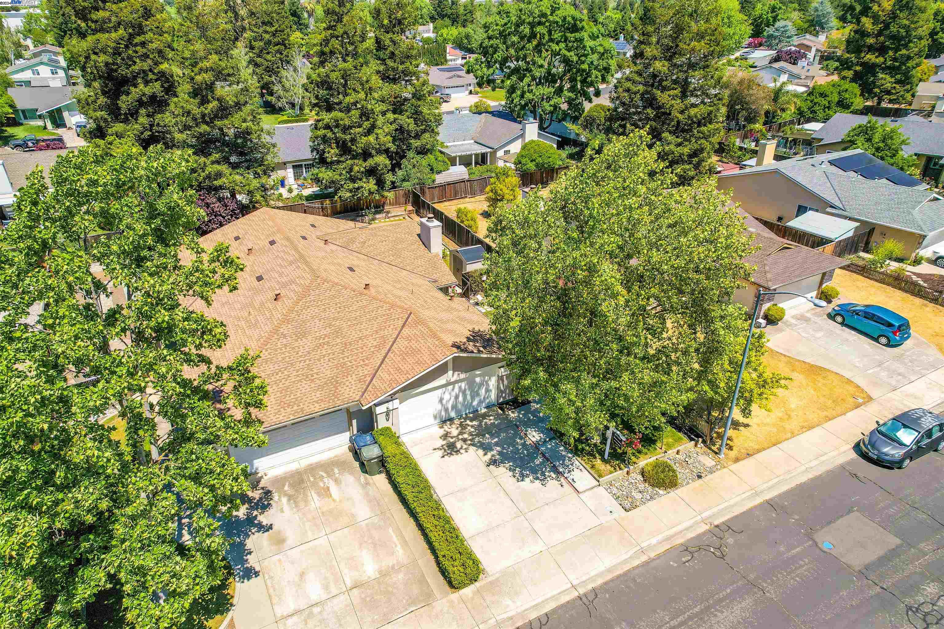 5298 Lenore Ave