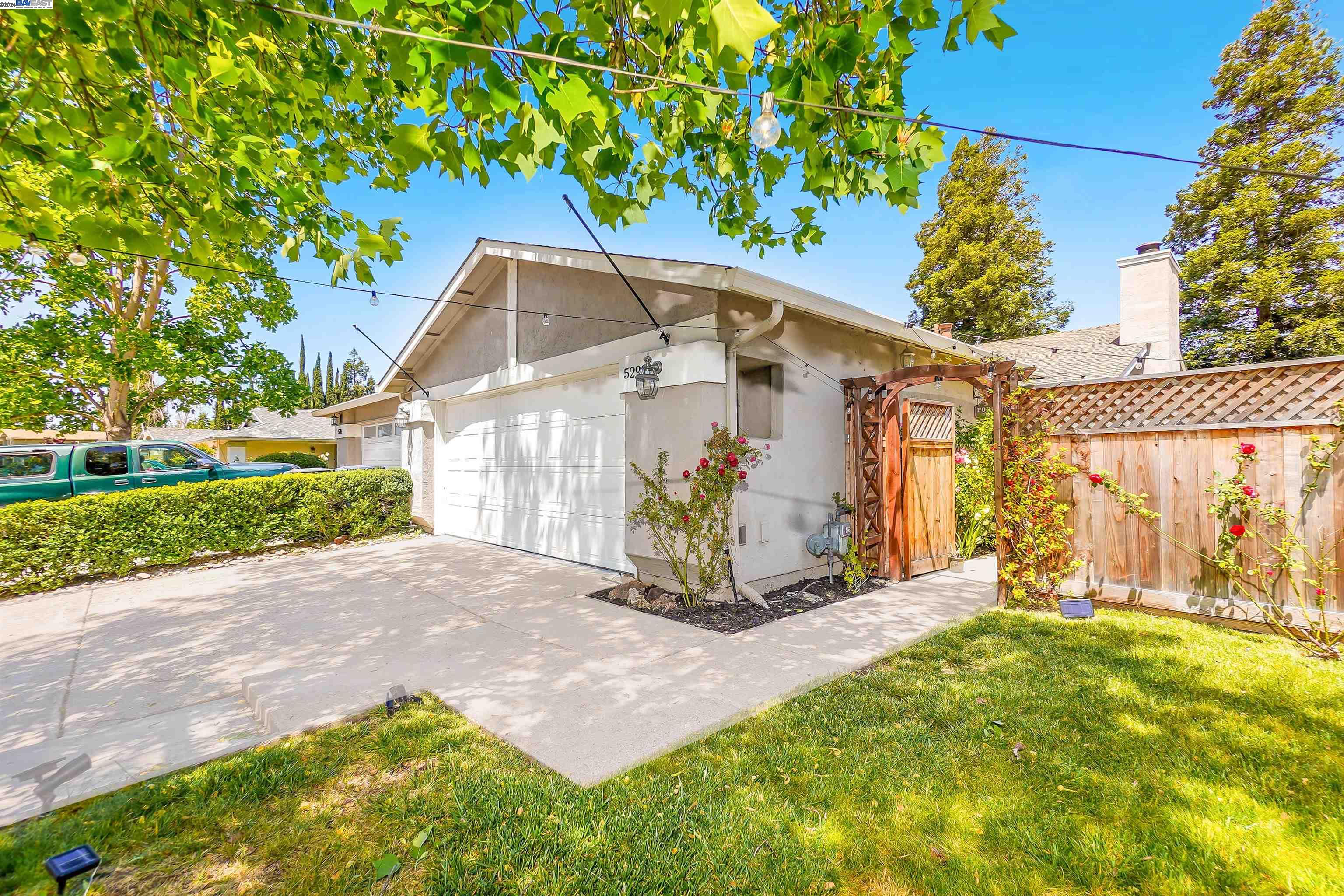5298 Lenore Ave