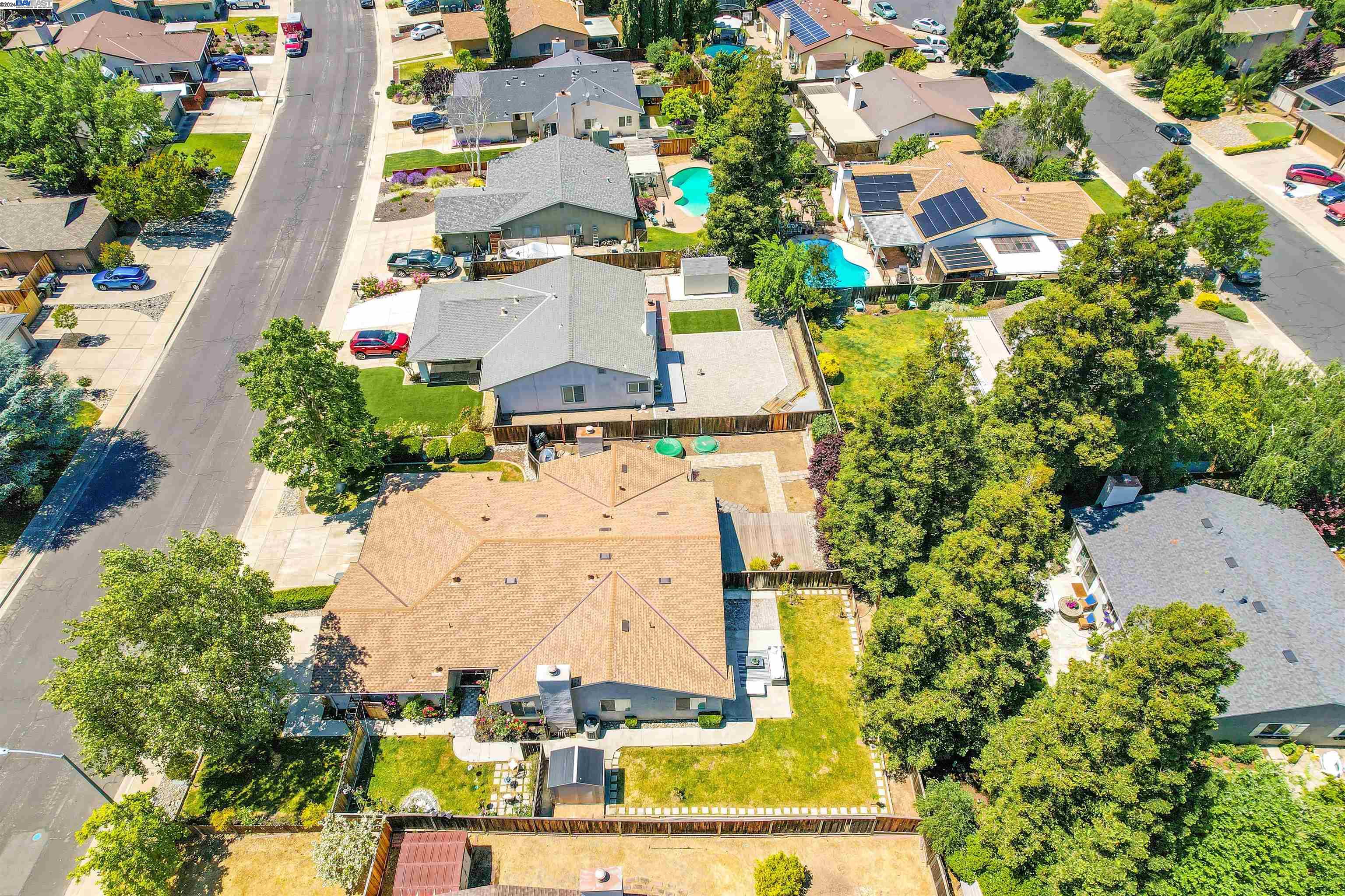 5298 Lenore Ave