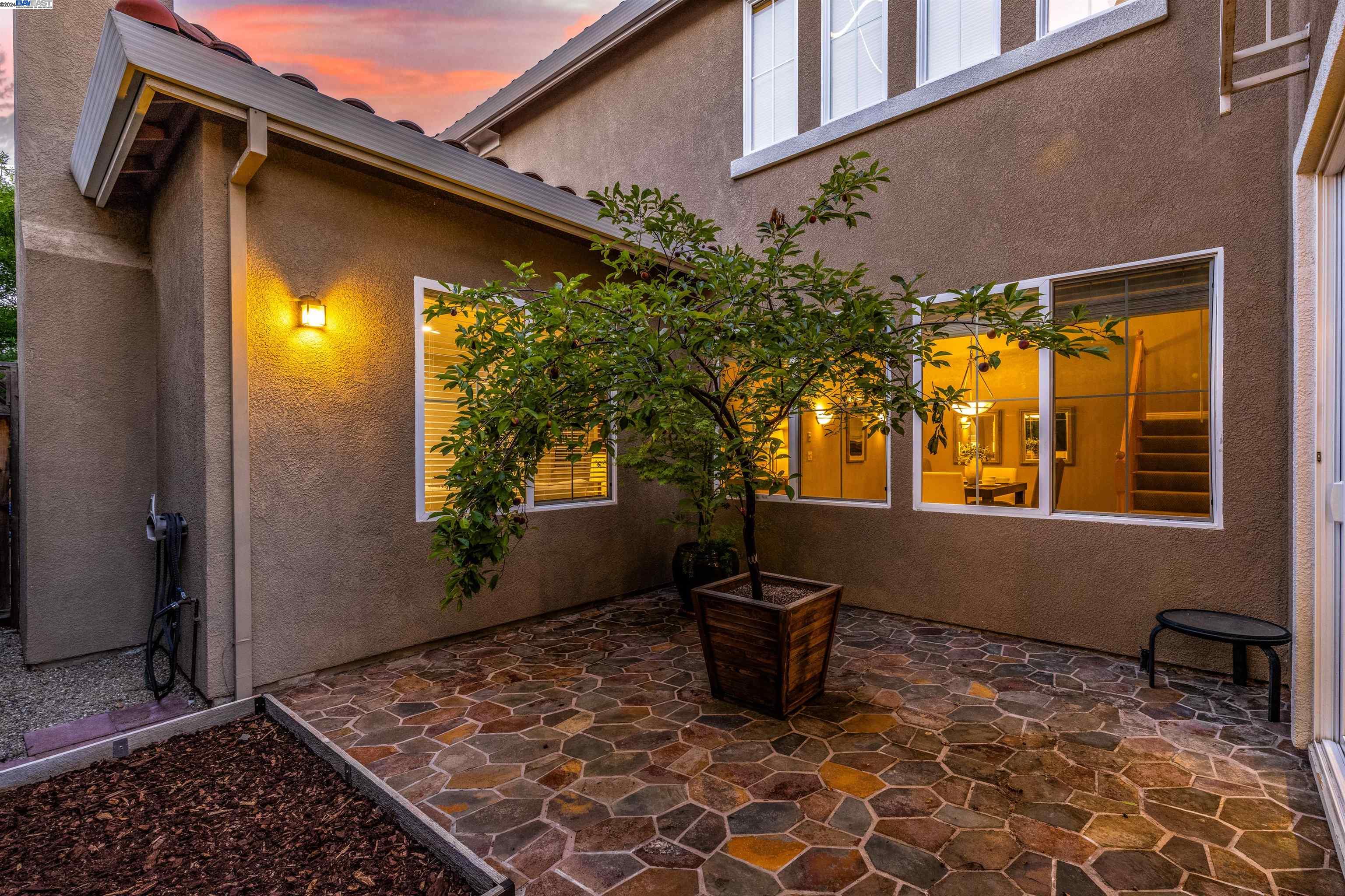 636 Dromana Ct