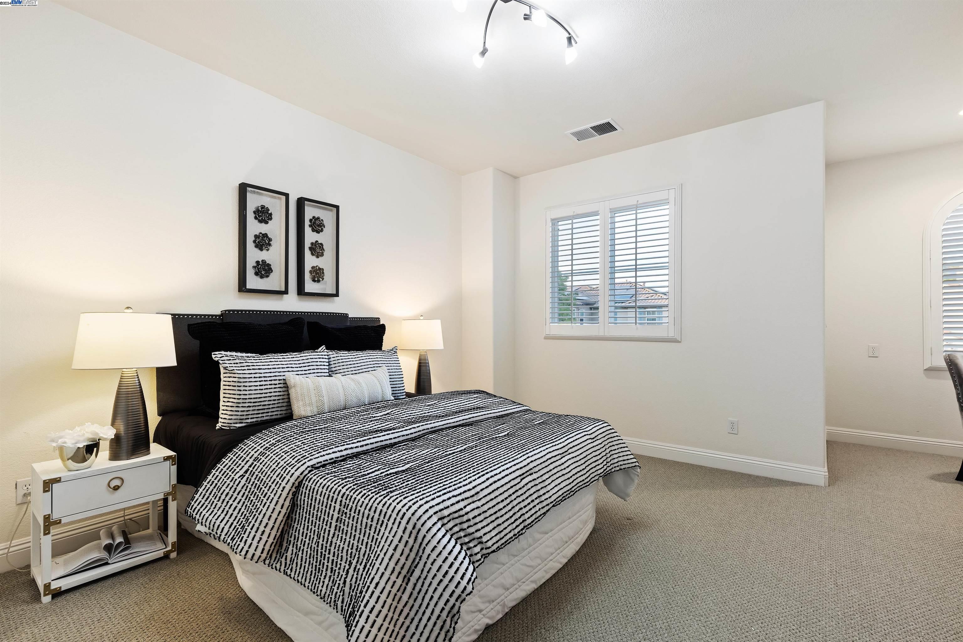 636 Dromana Ct
