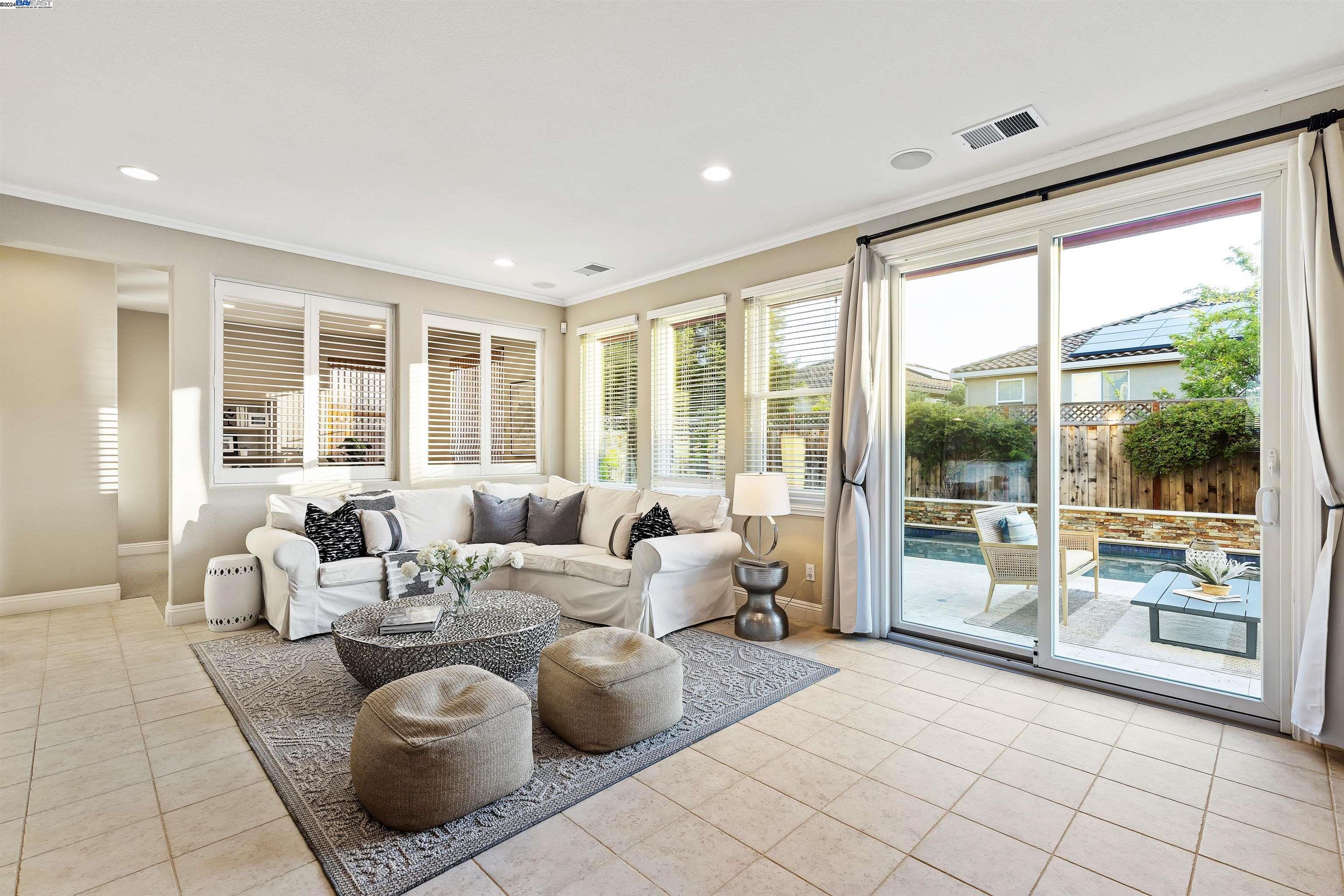 636 Dromana Ct