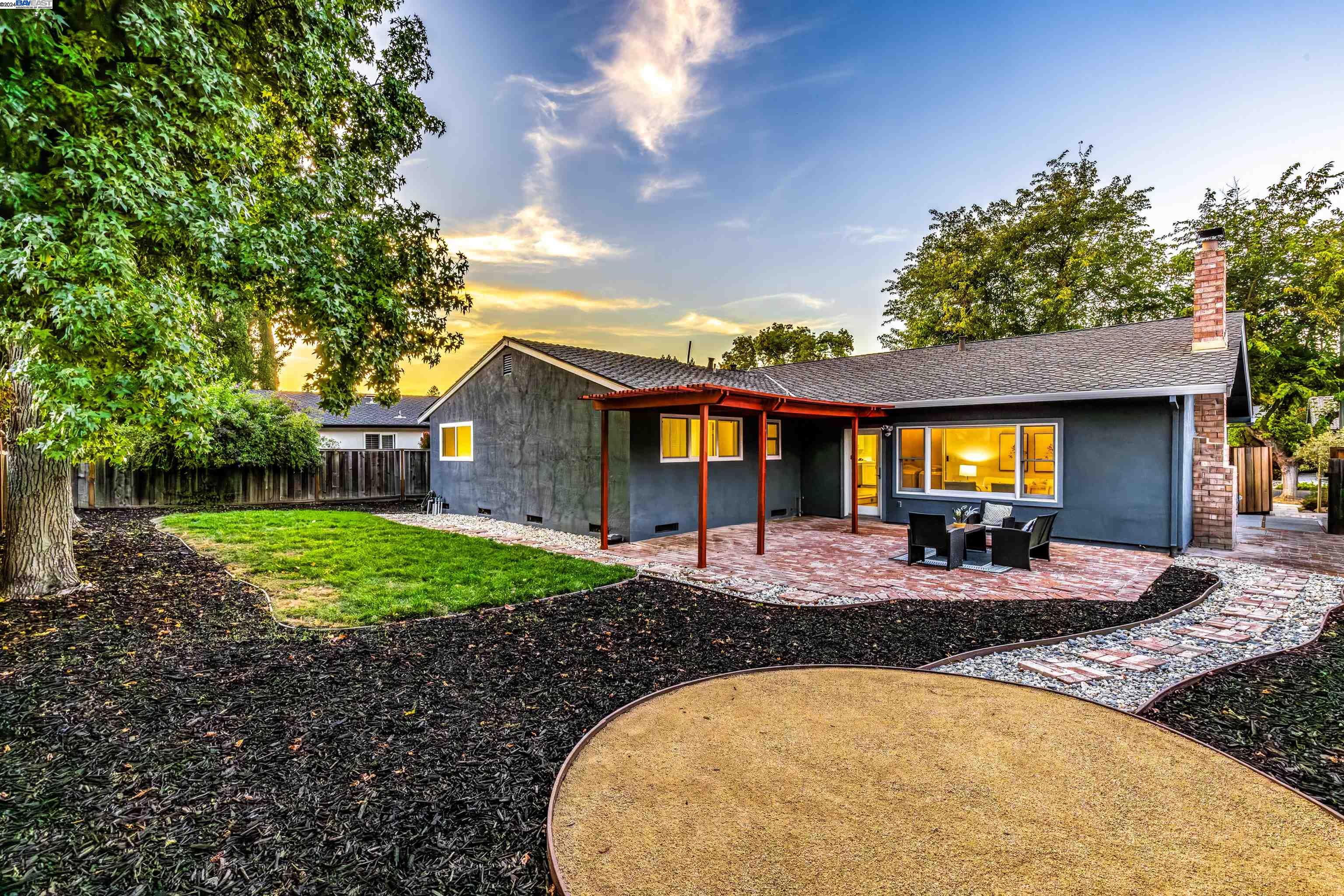 5380 Mallard Dr