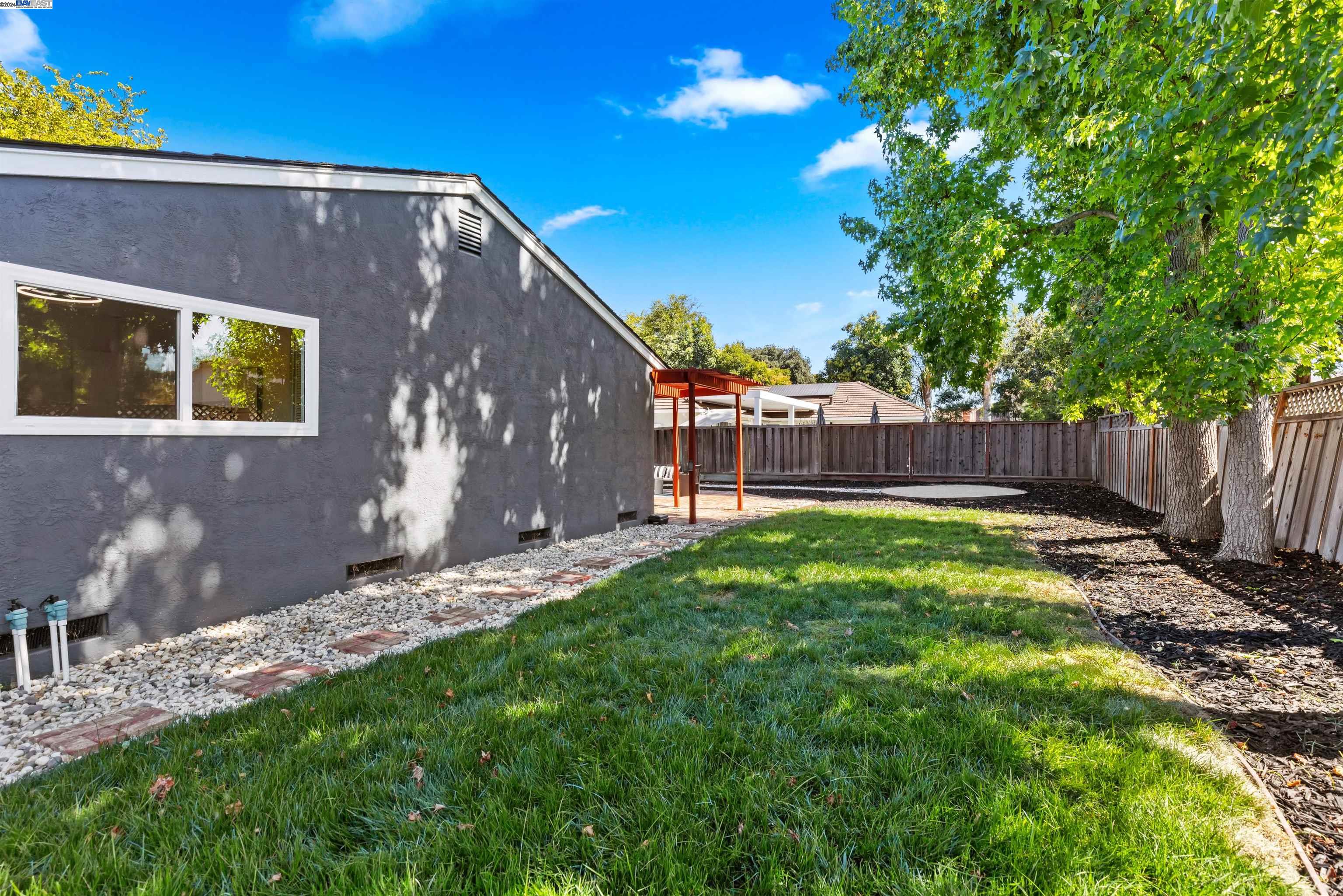 5380 Mallard Dr
