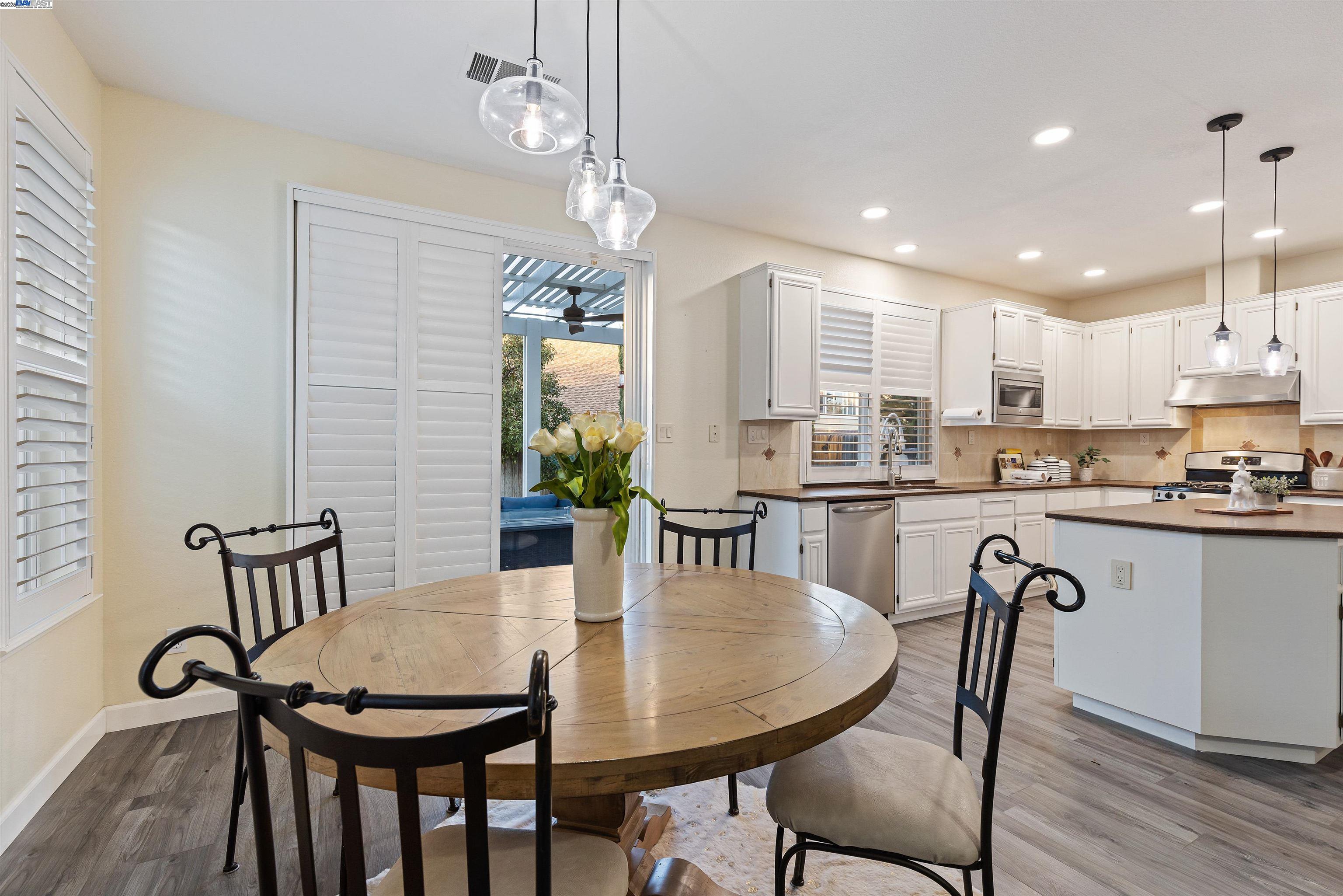 585 Bartlett Court
