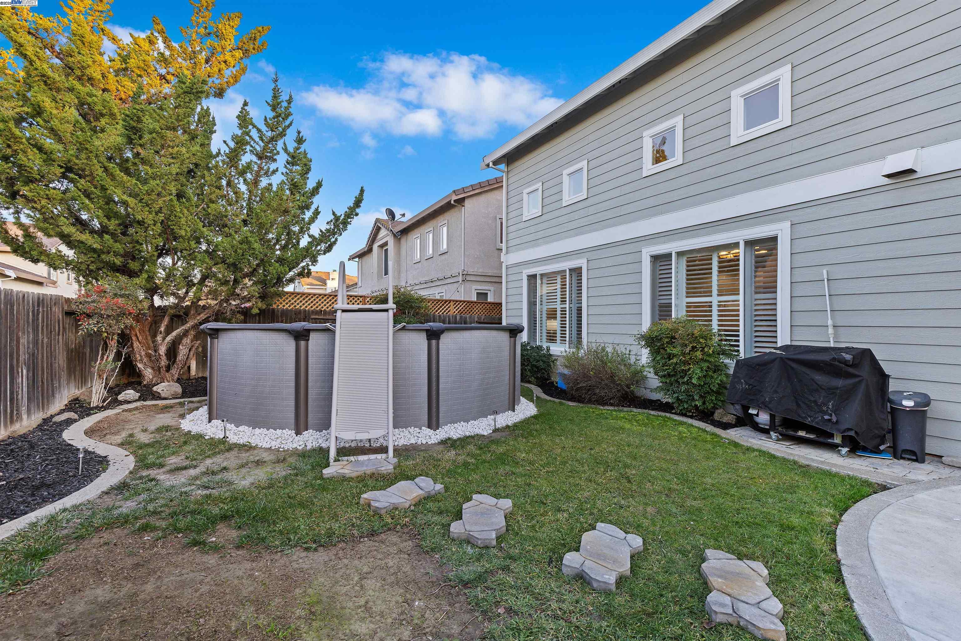 585 Bartlett Court