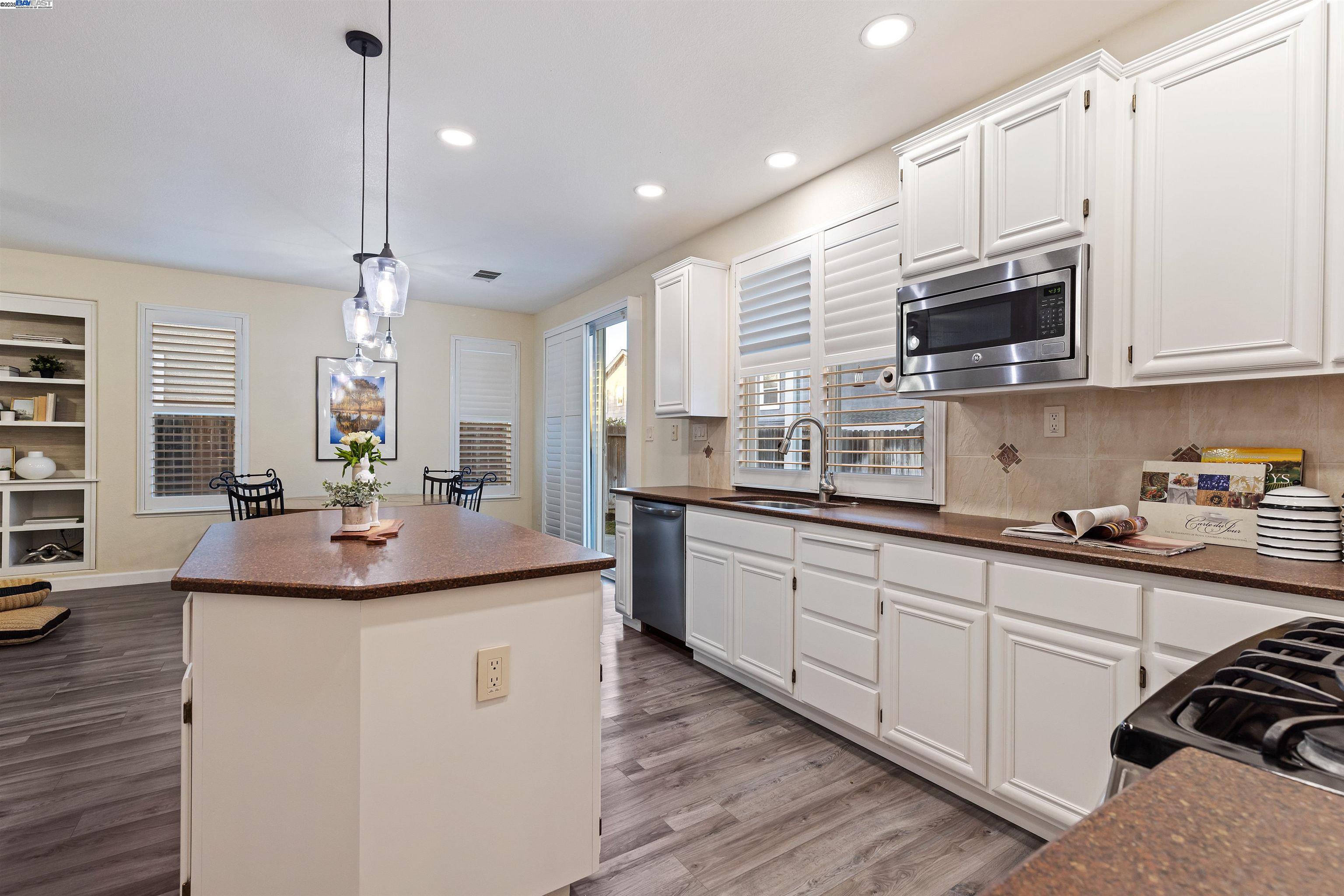 585 Bartlett Court