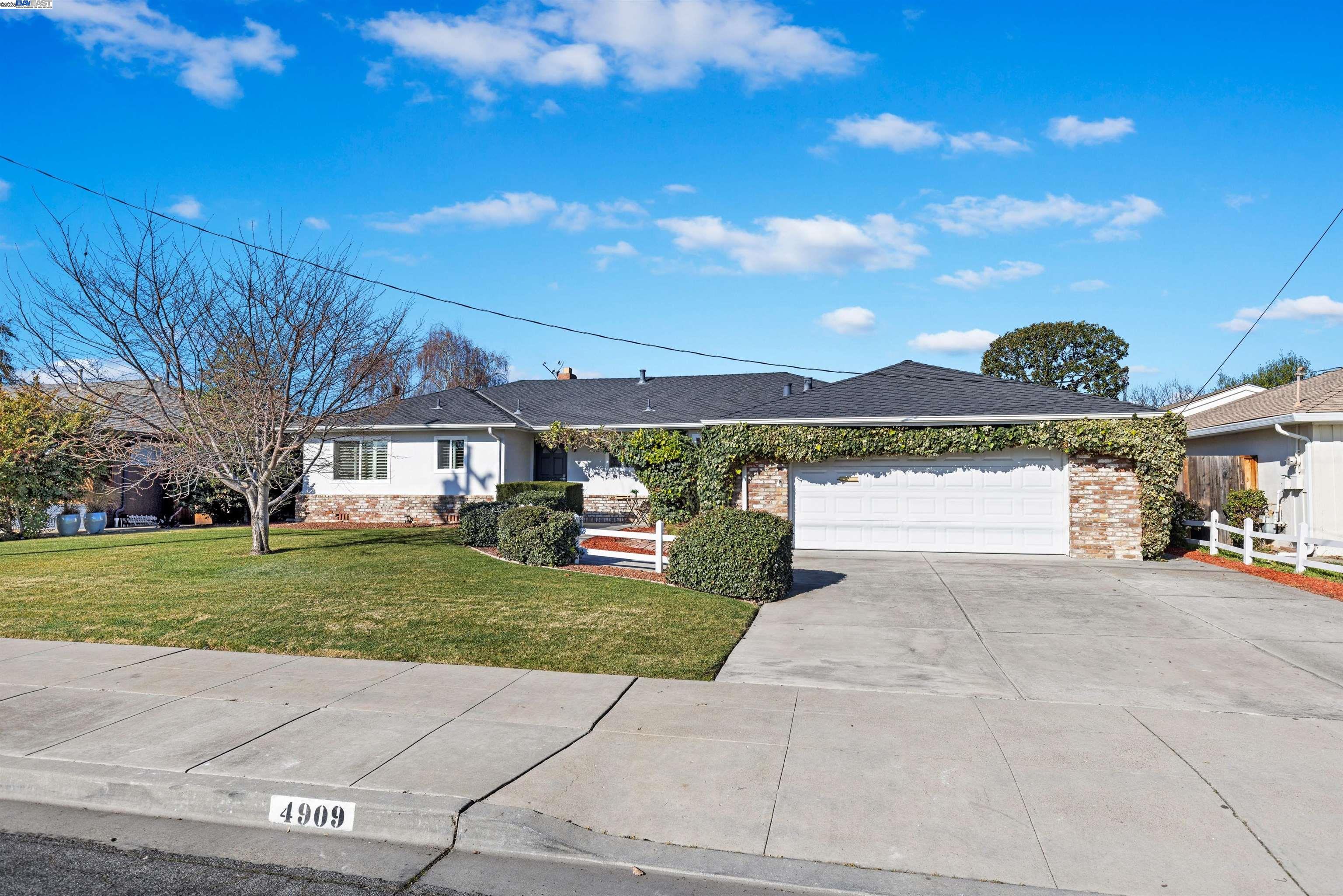 4909 Northdale Dr