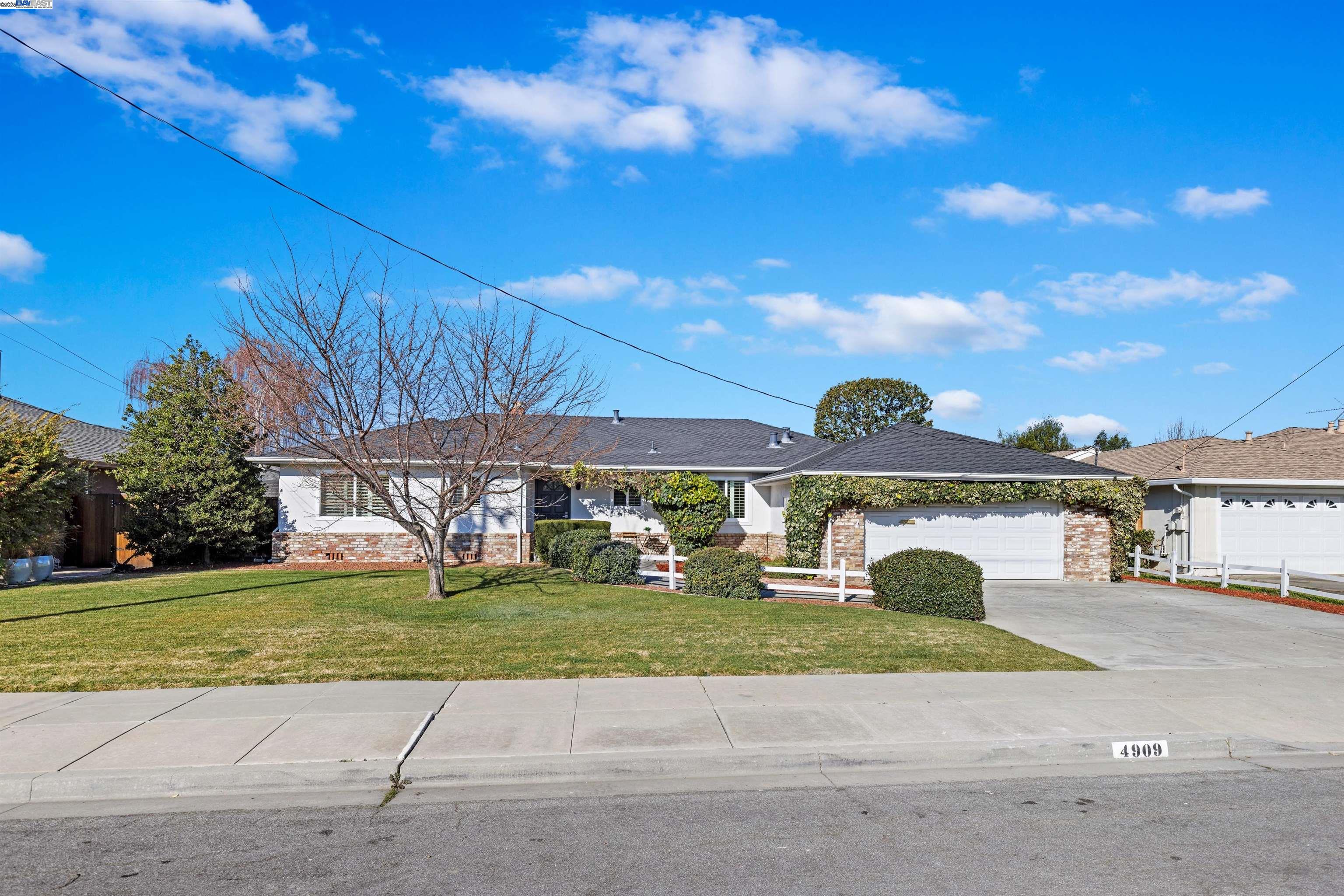 4909 Northdale Dr