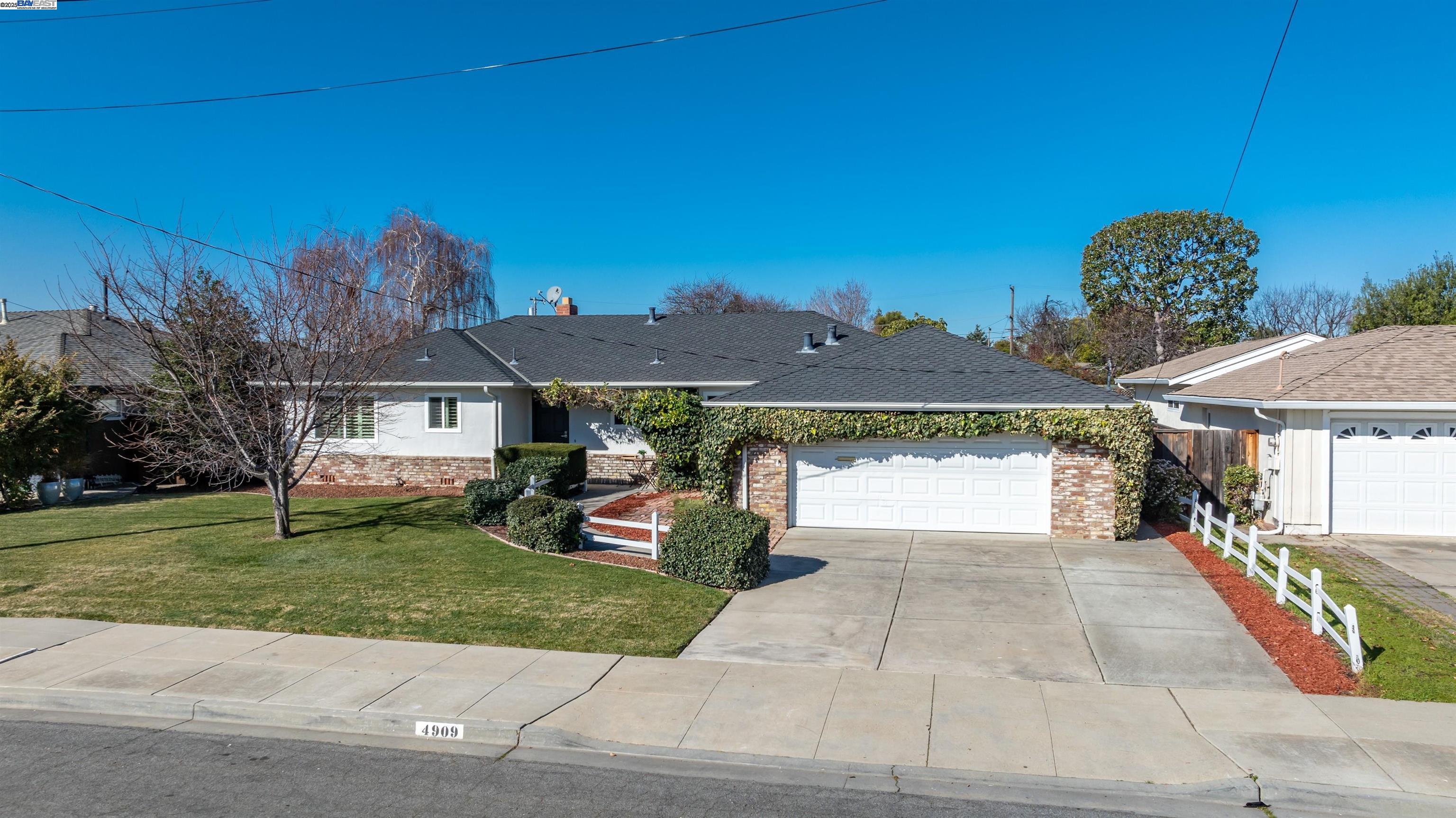 4909 Northdale Dr