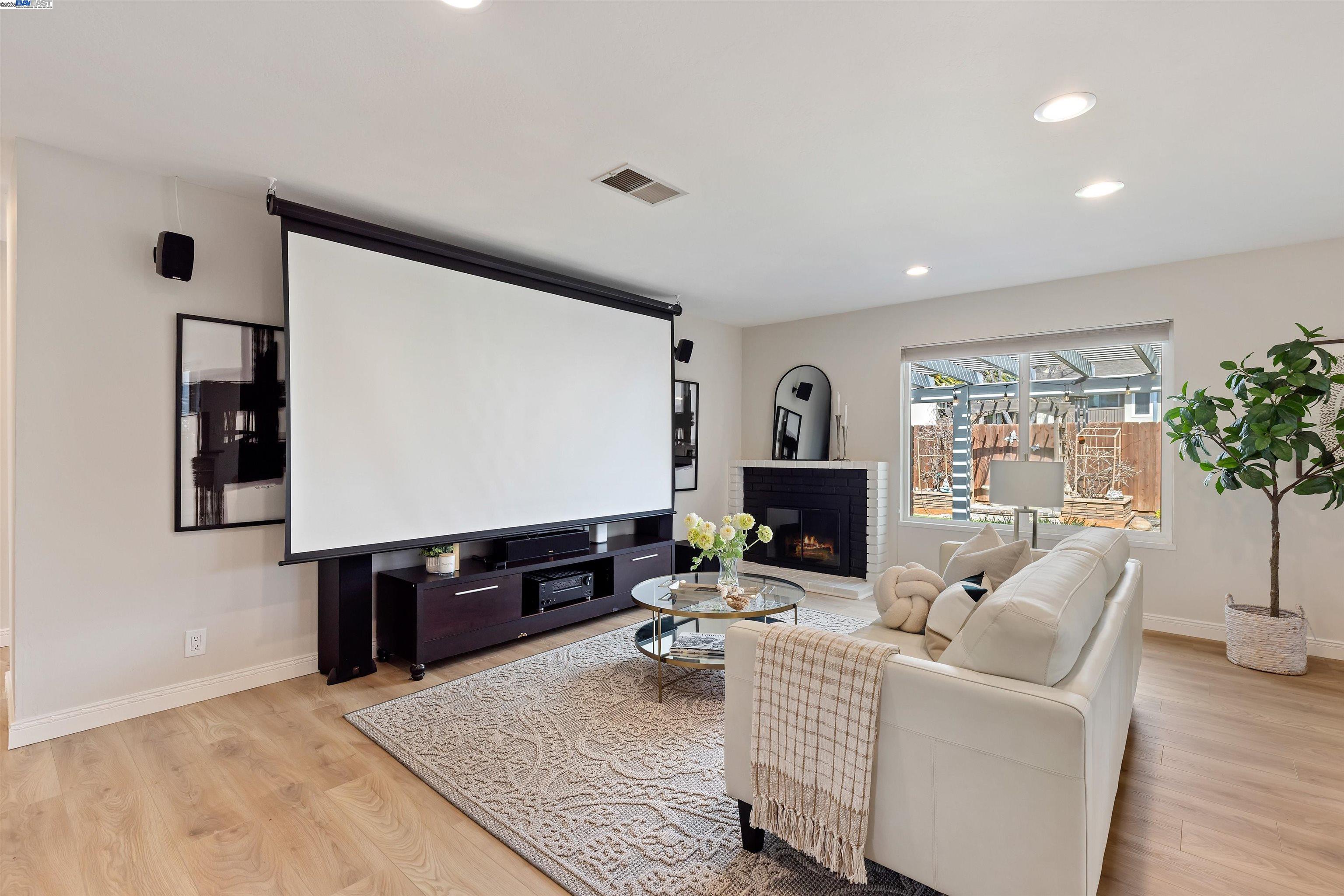 271 Covellite Ln