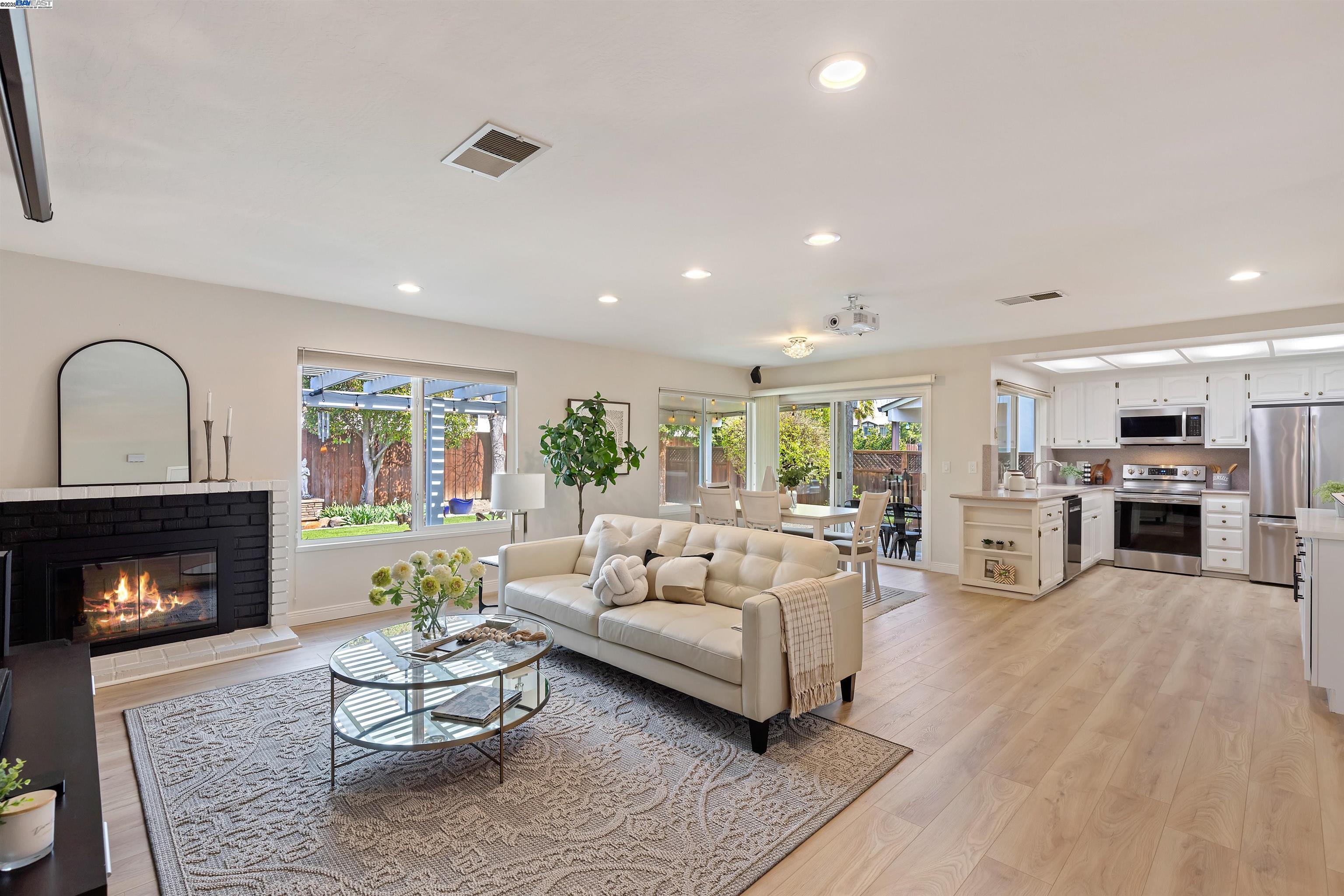 271 Covellite Ln