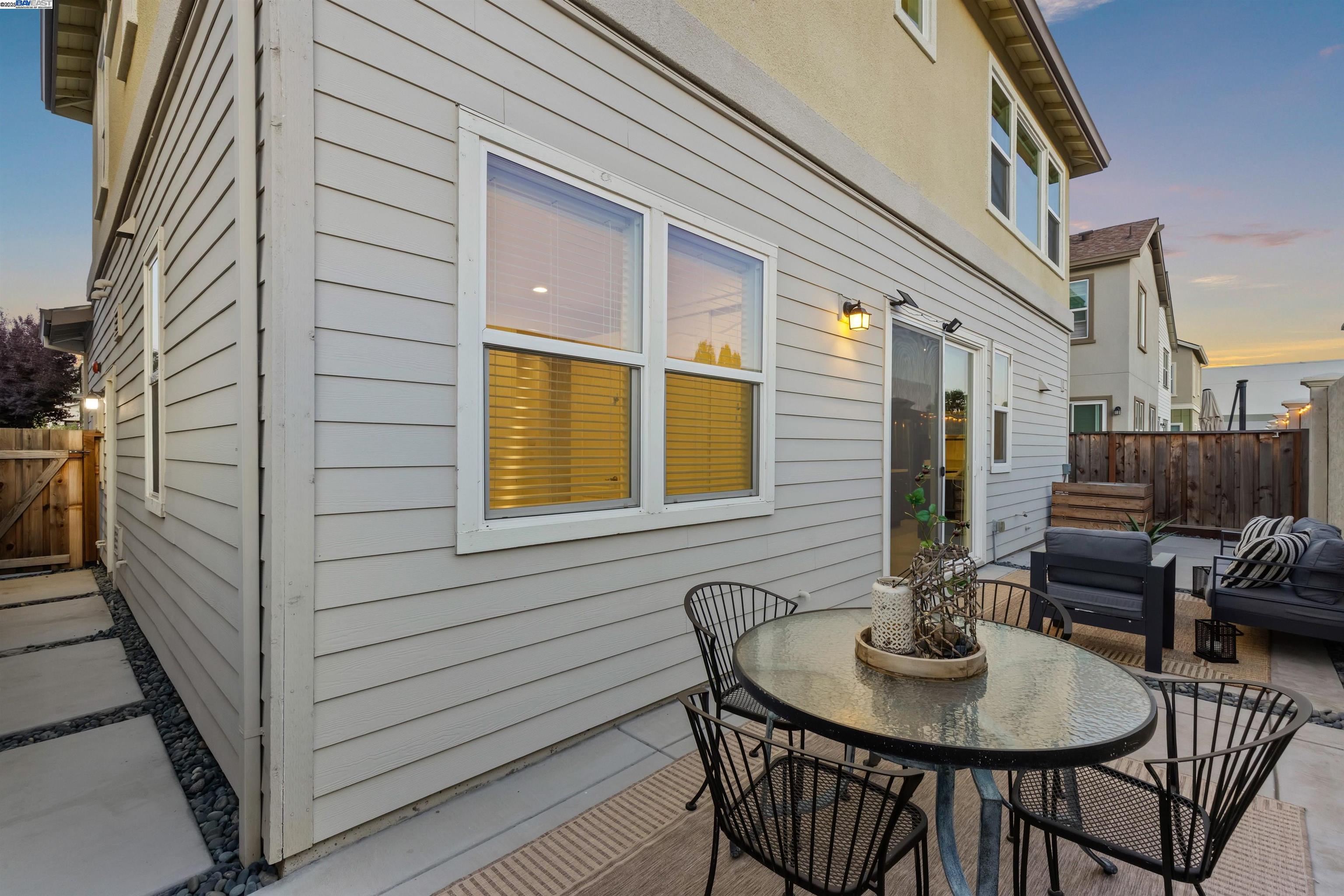 2209 Shiraz Cmn