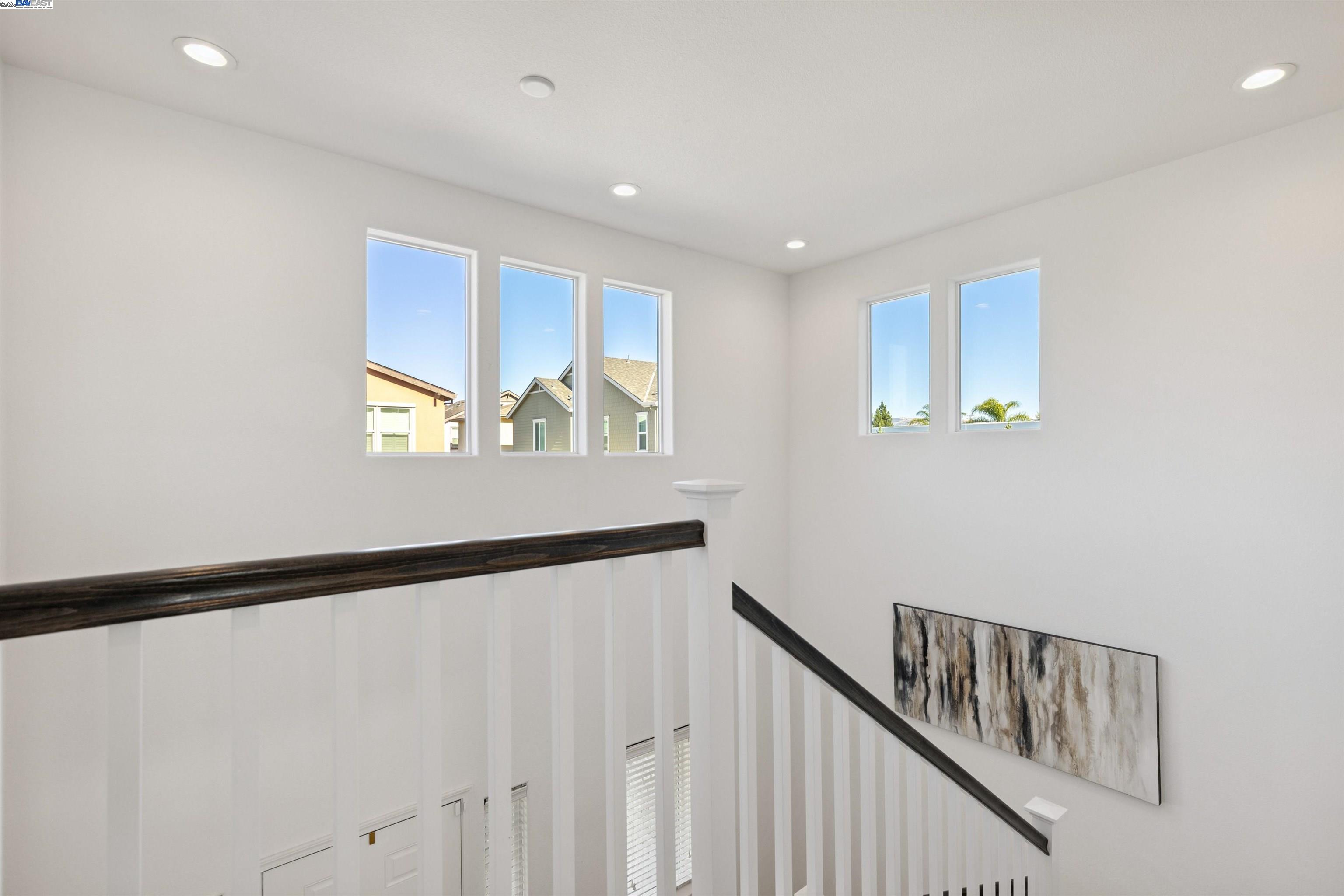 2209 Shiraz Cmn