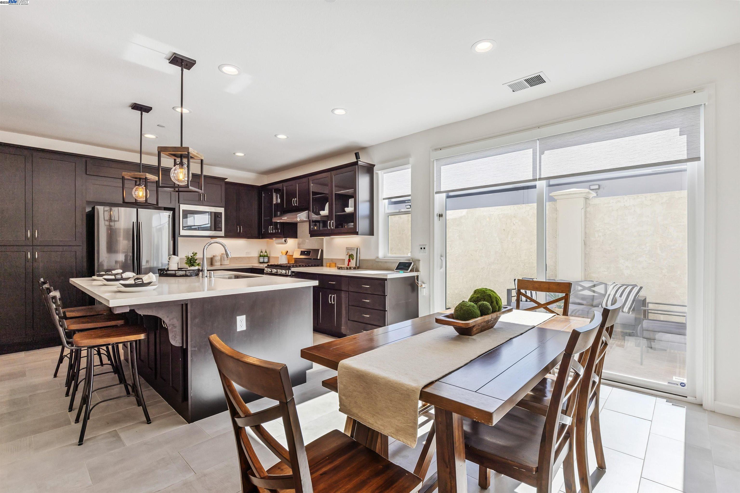 2209 Shiraz Cmn