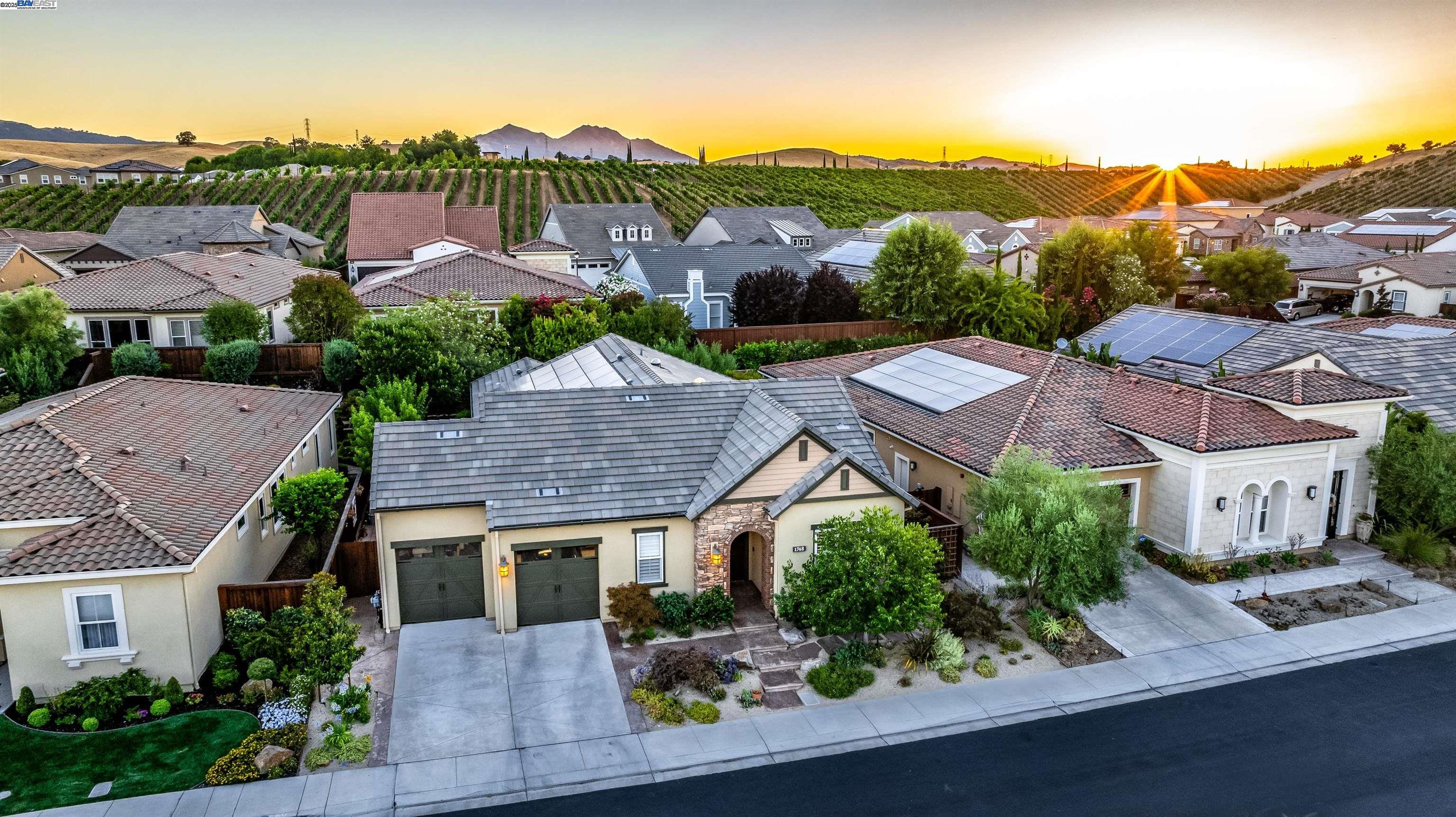 1748 Veneto Ln