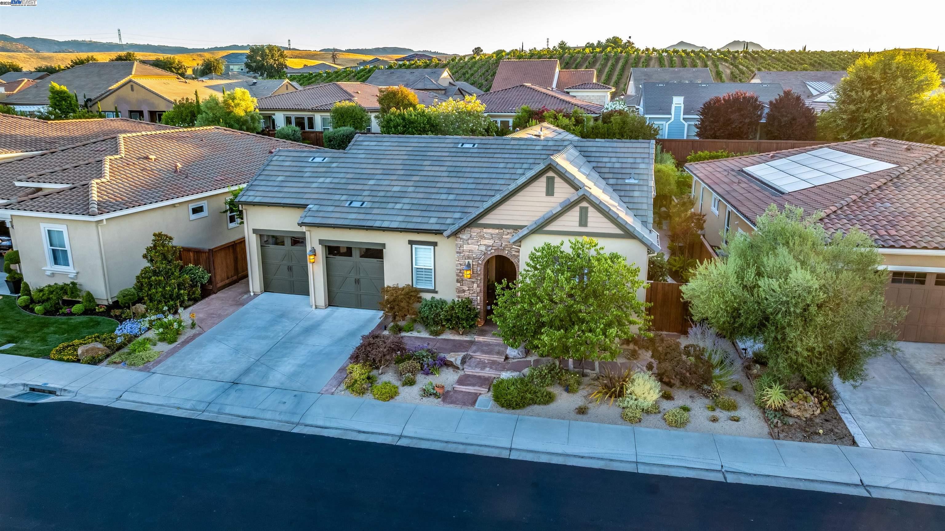 1748 Veneto Ln