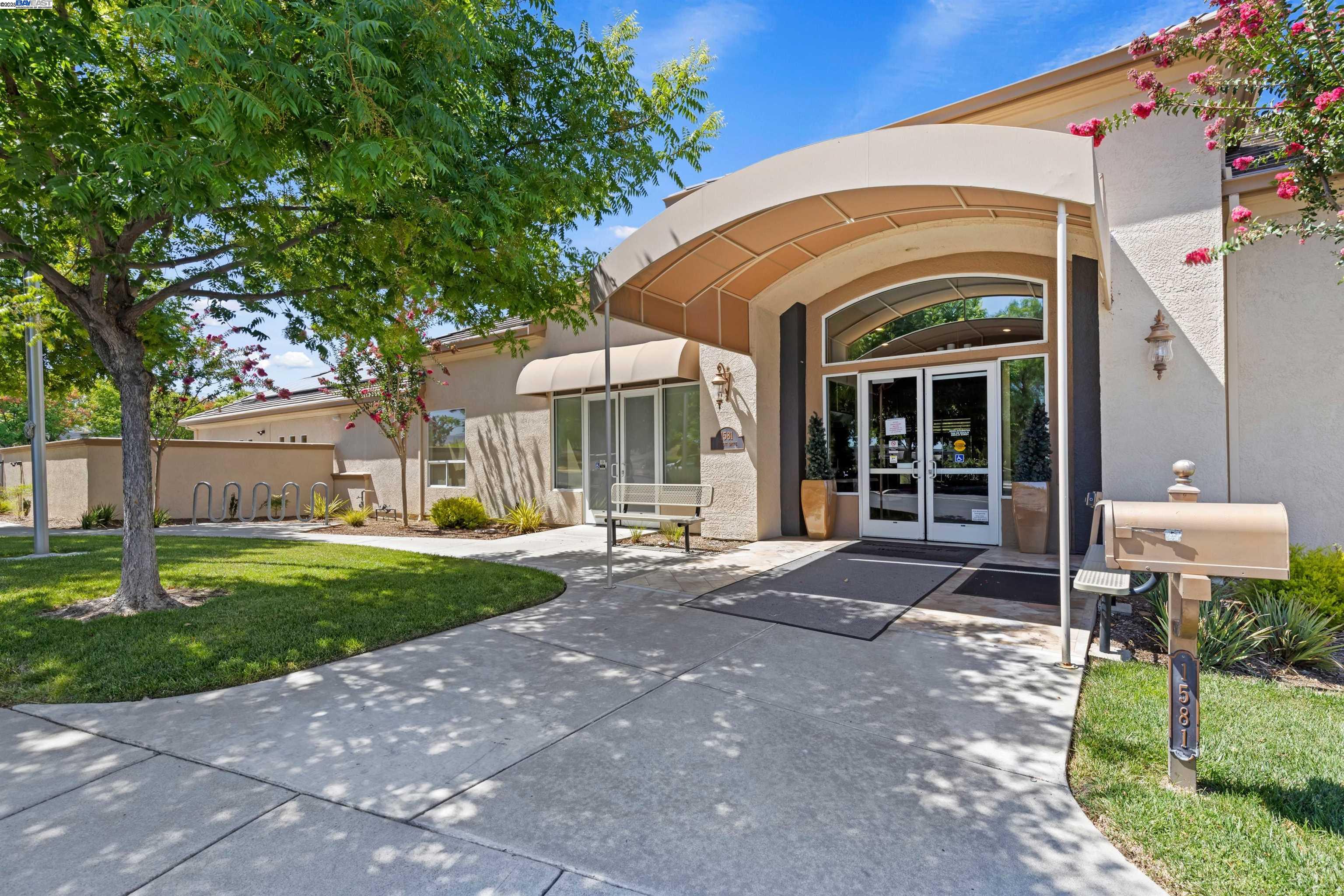 1505 Bismarck Ln