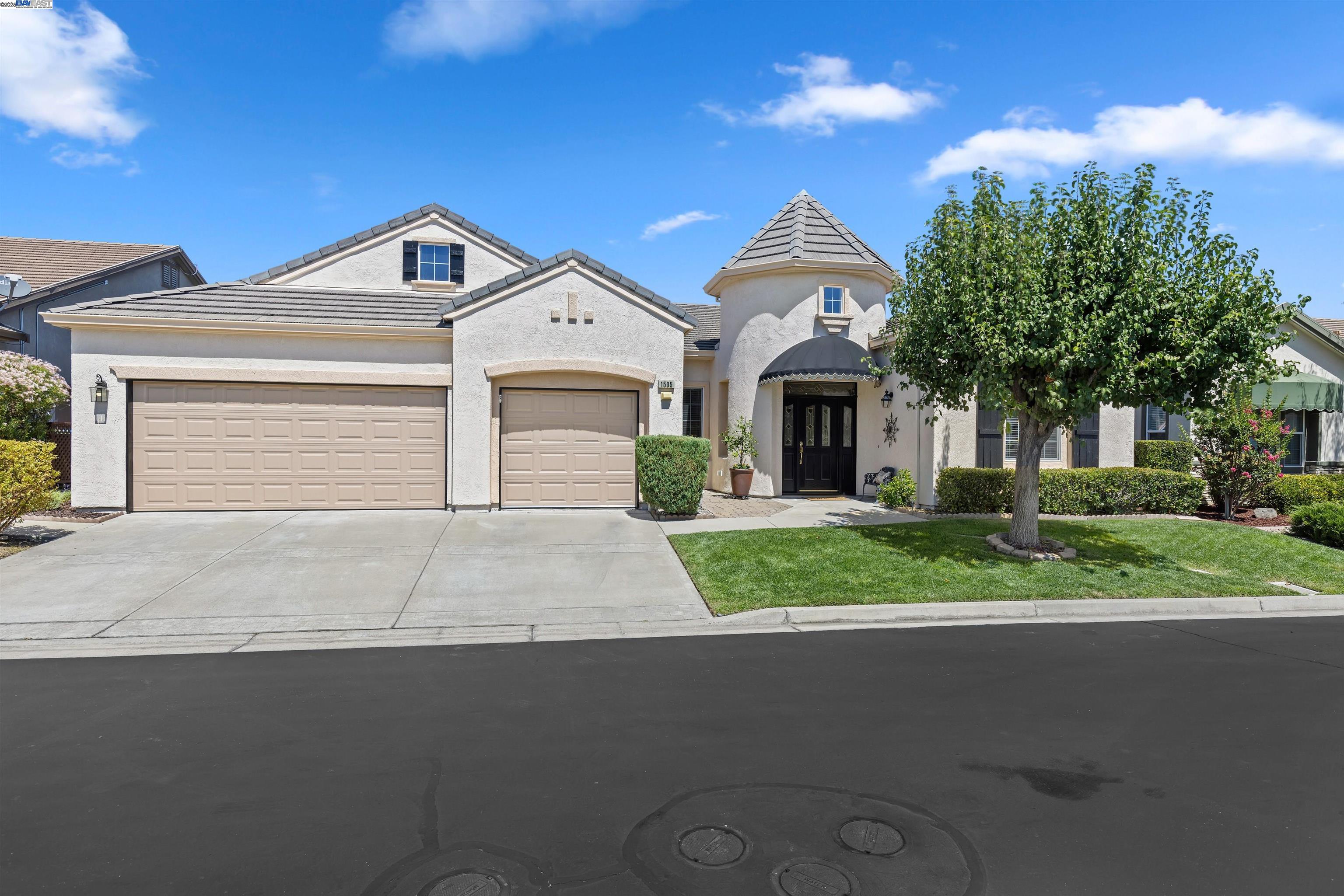 1505 Bismarck Ln