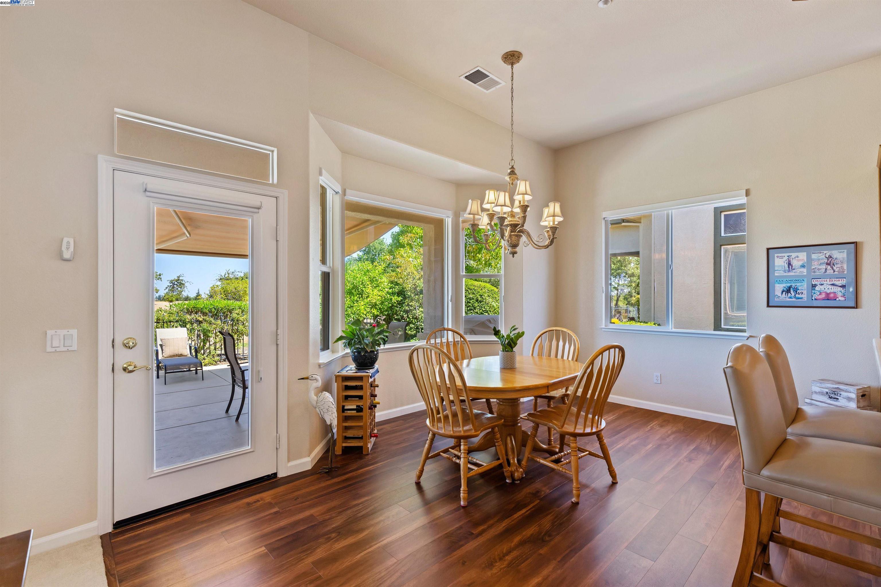 1505 Bismarck Ln