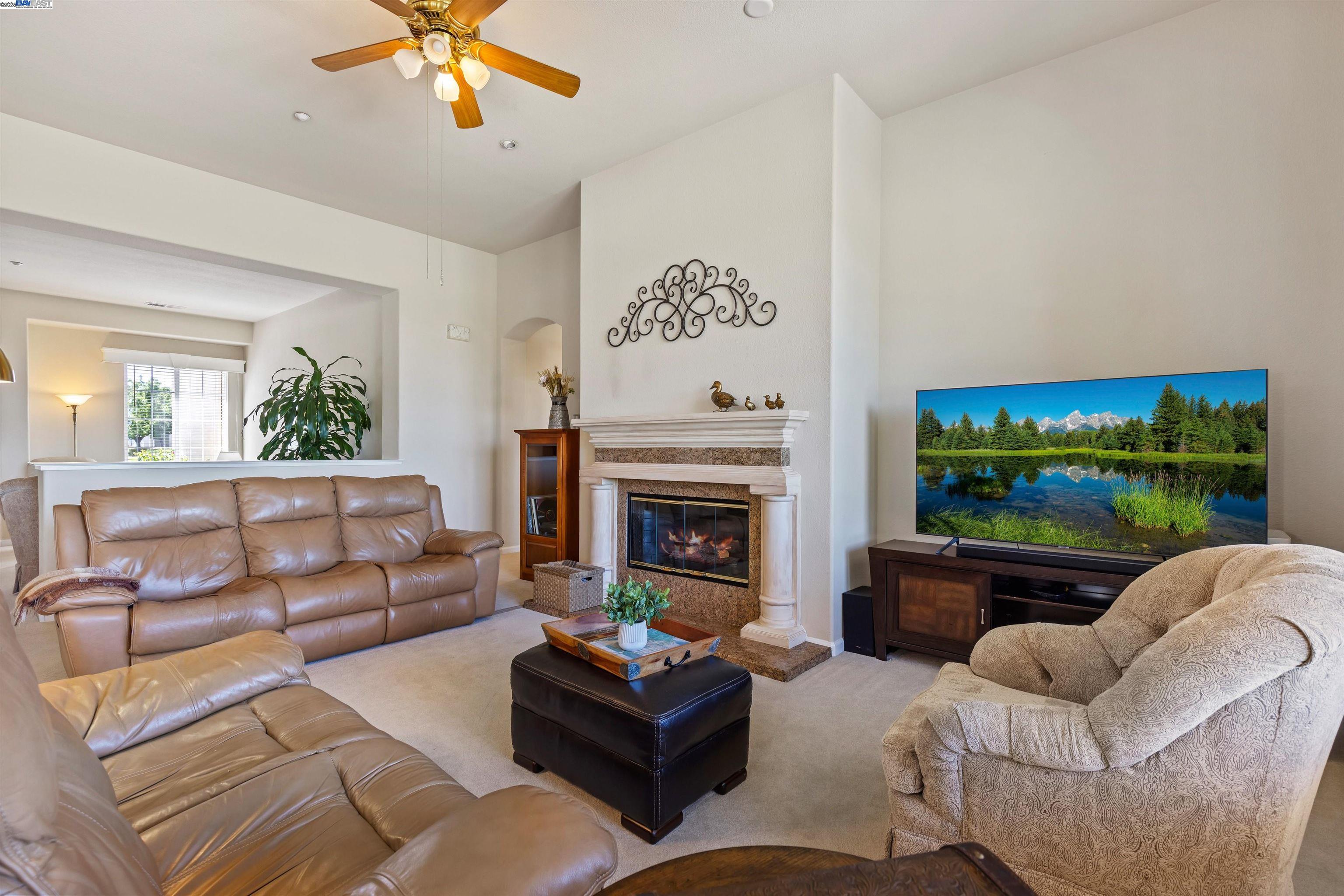 1505 Bismarck Ln