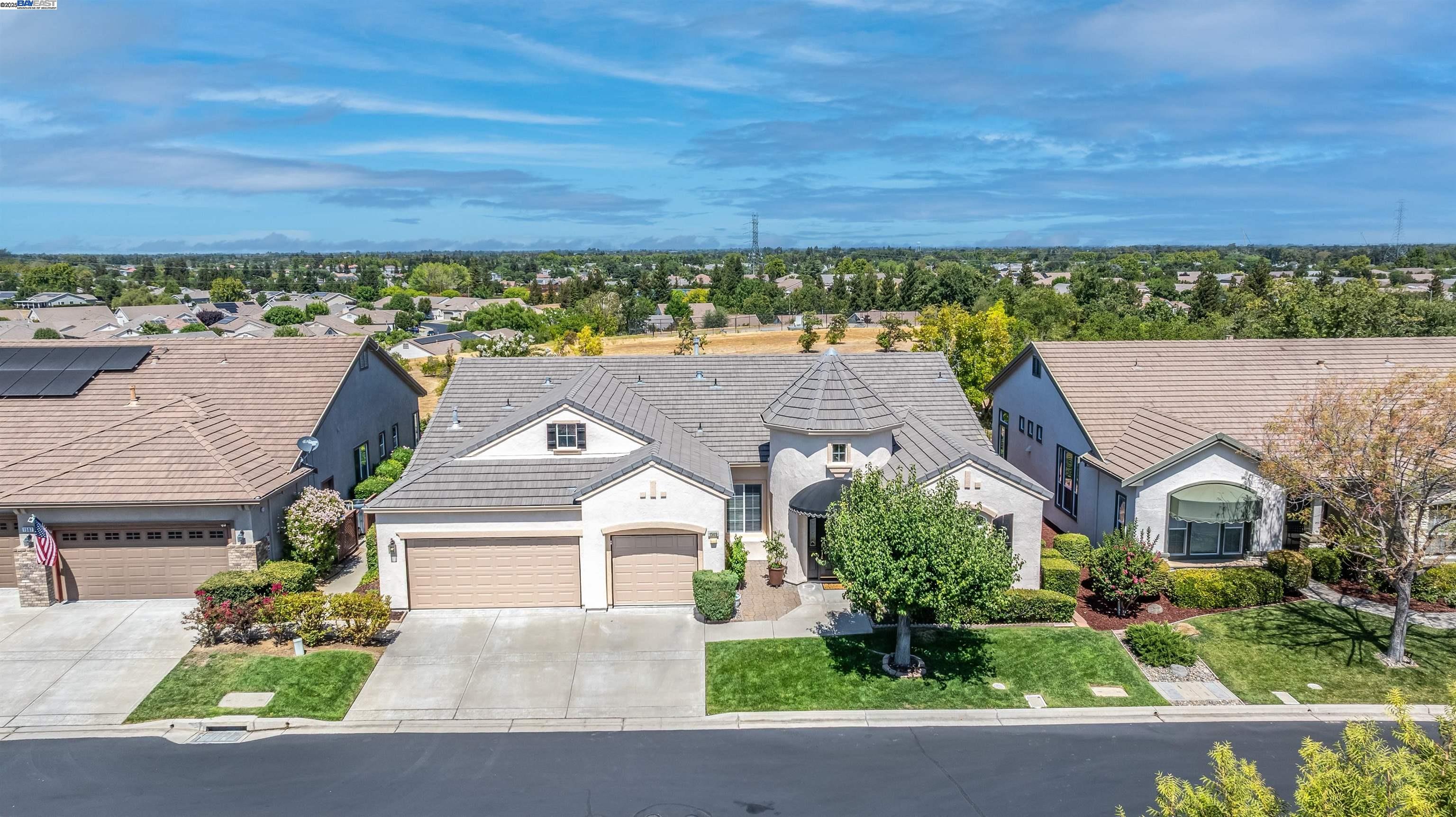 1505 Bismarck Ln