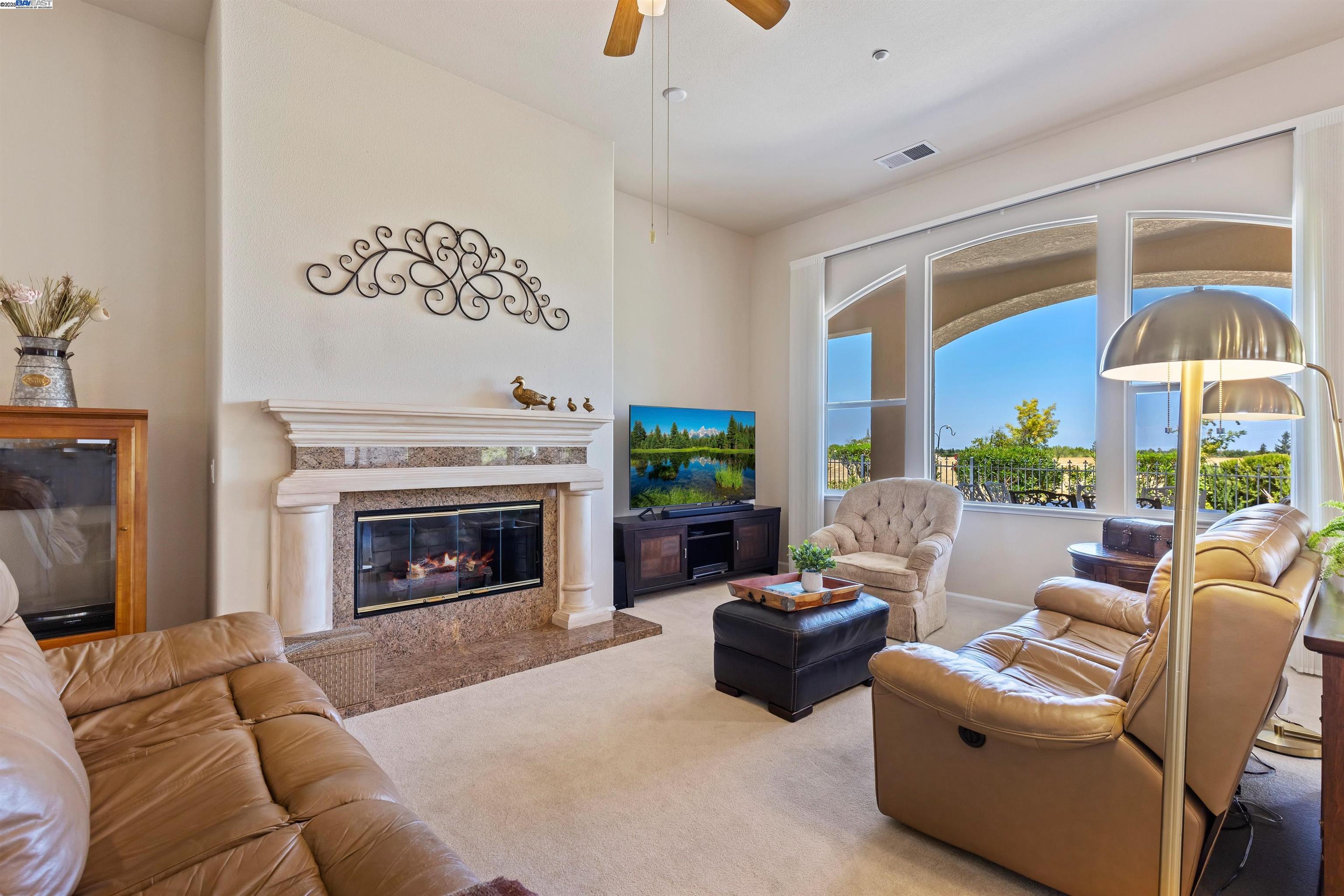 1505 Bismarck Ln