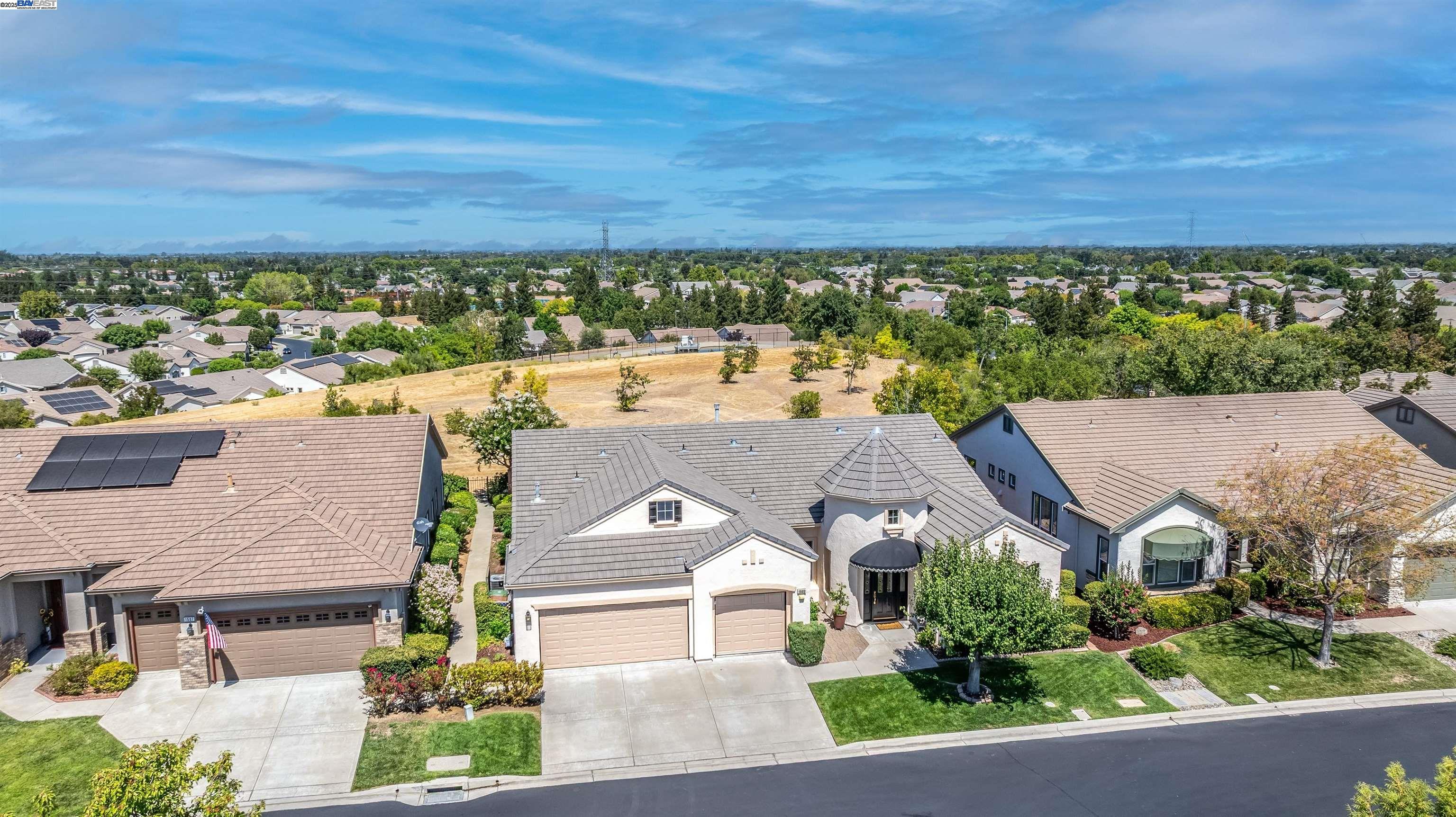 1505 Bismarck Ln
