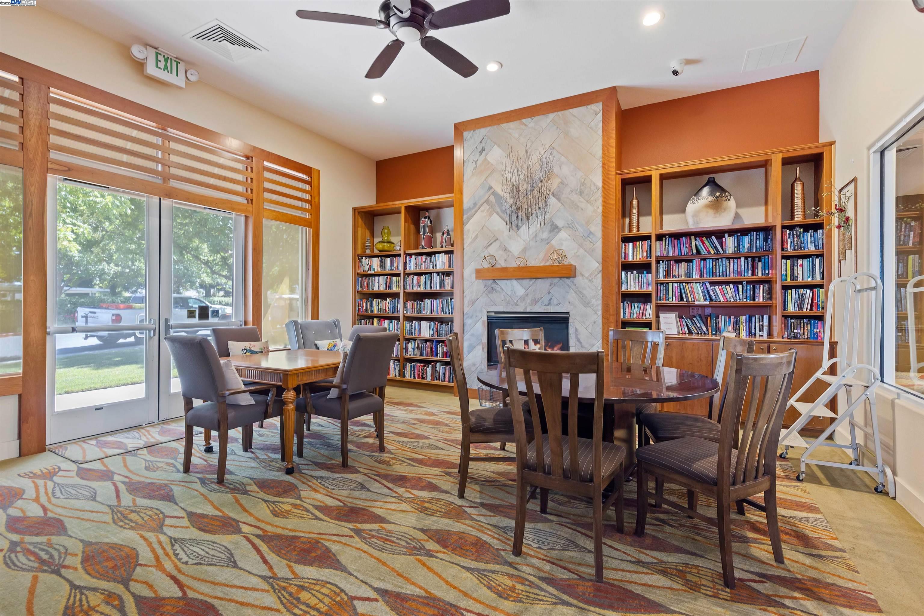1505 Bismarck Ln