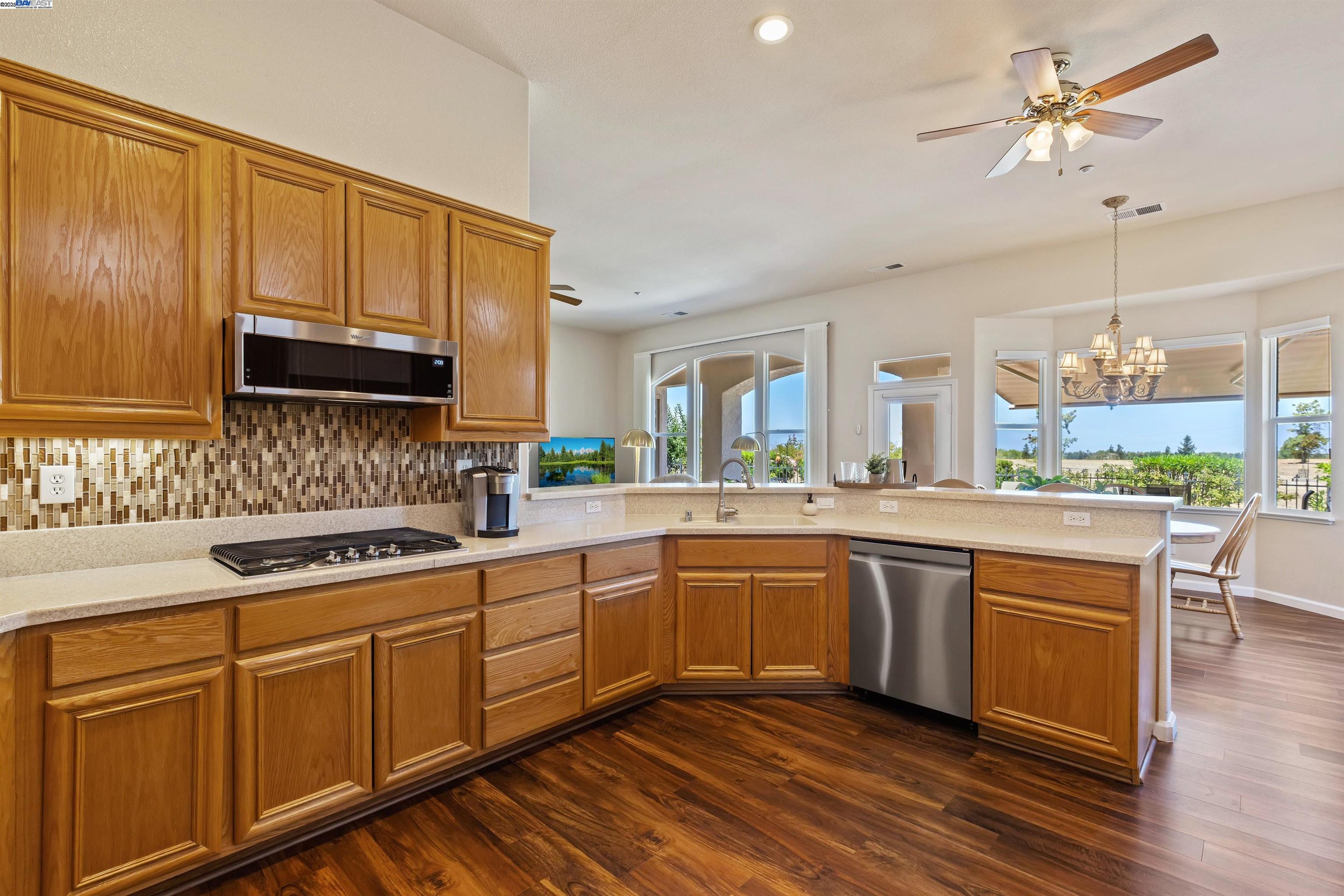 1505 Bismarck Ln