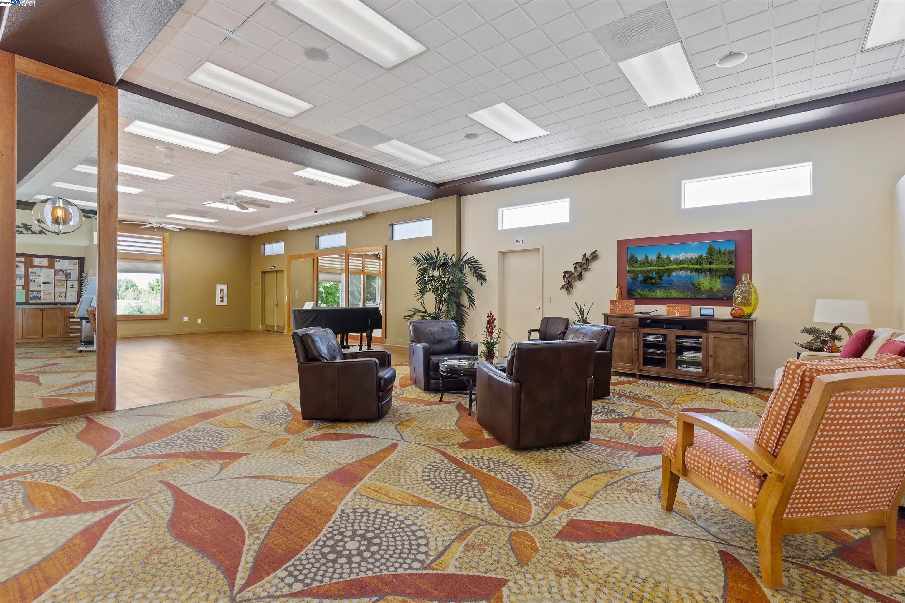 1505 Bismarck Ln