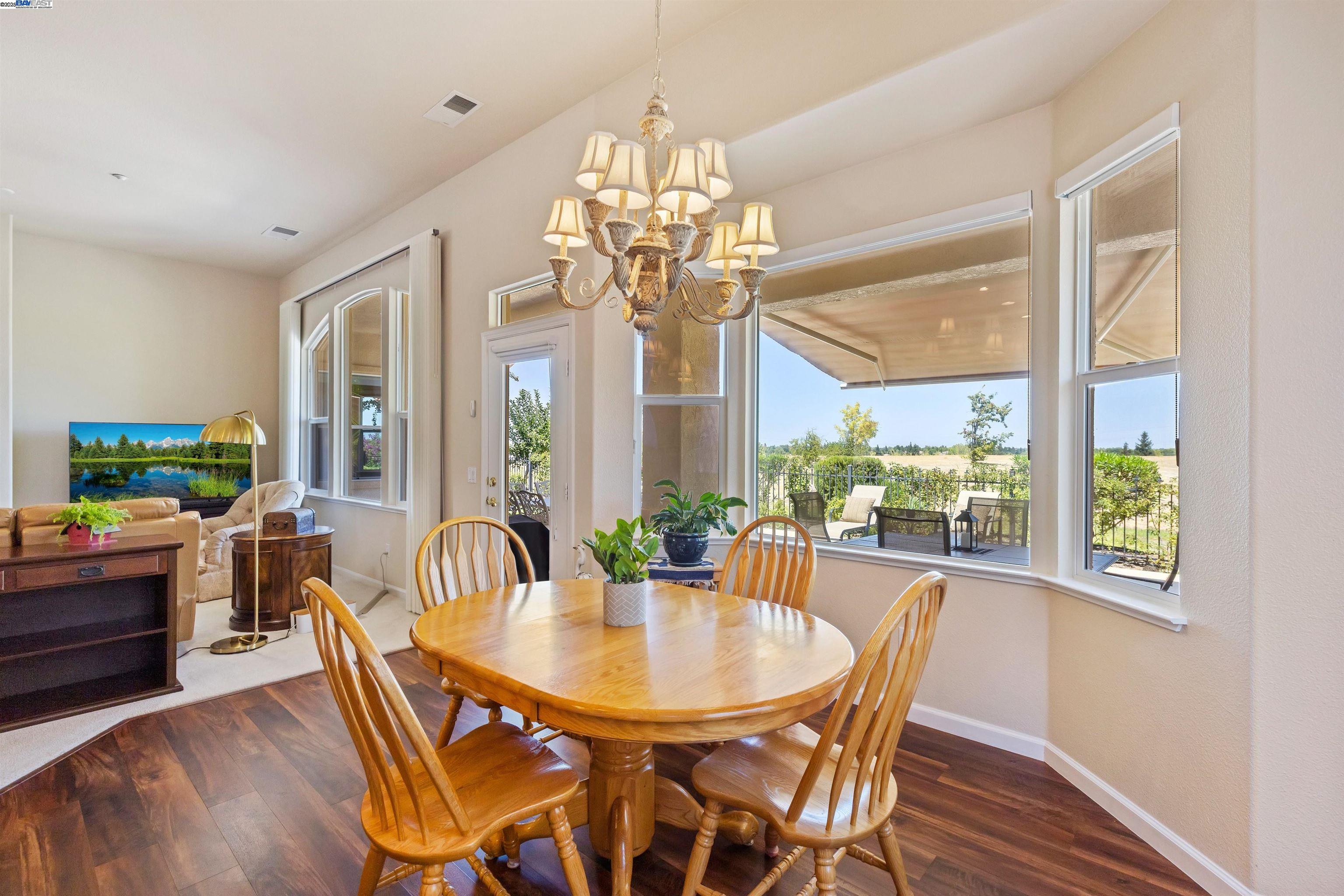 1505 Bismarck Ln