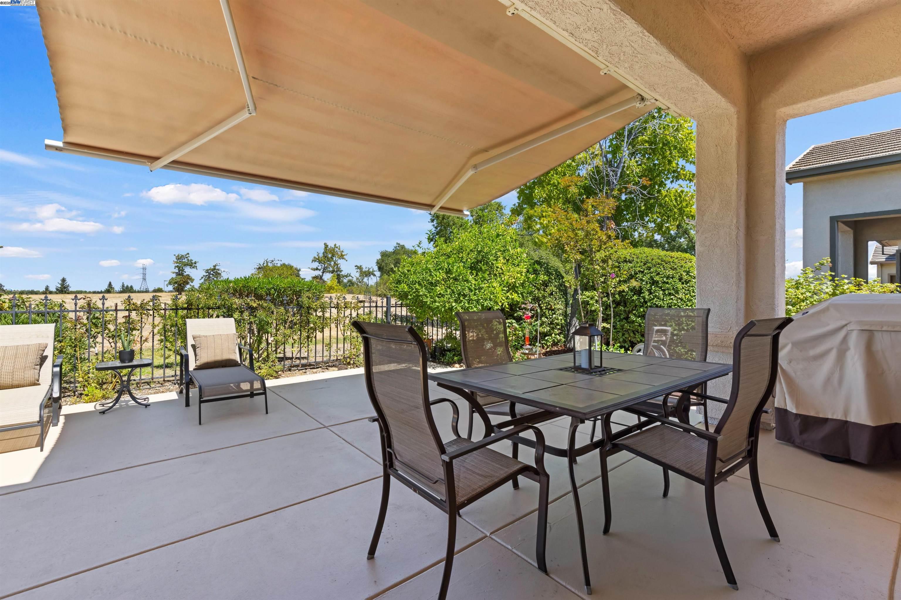 1505 Bismarck Ln