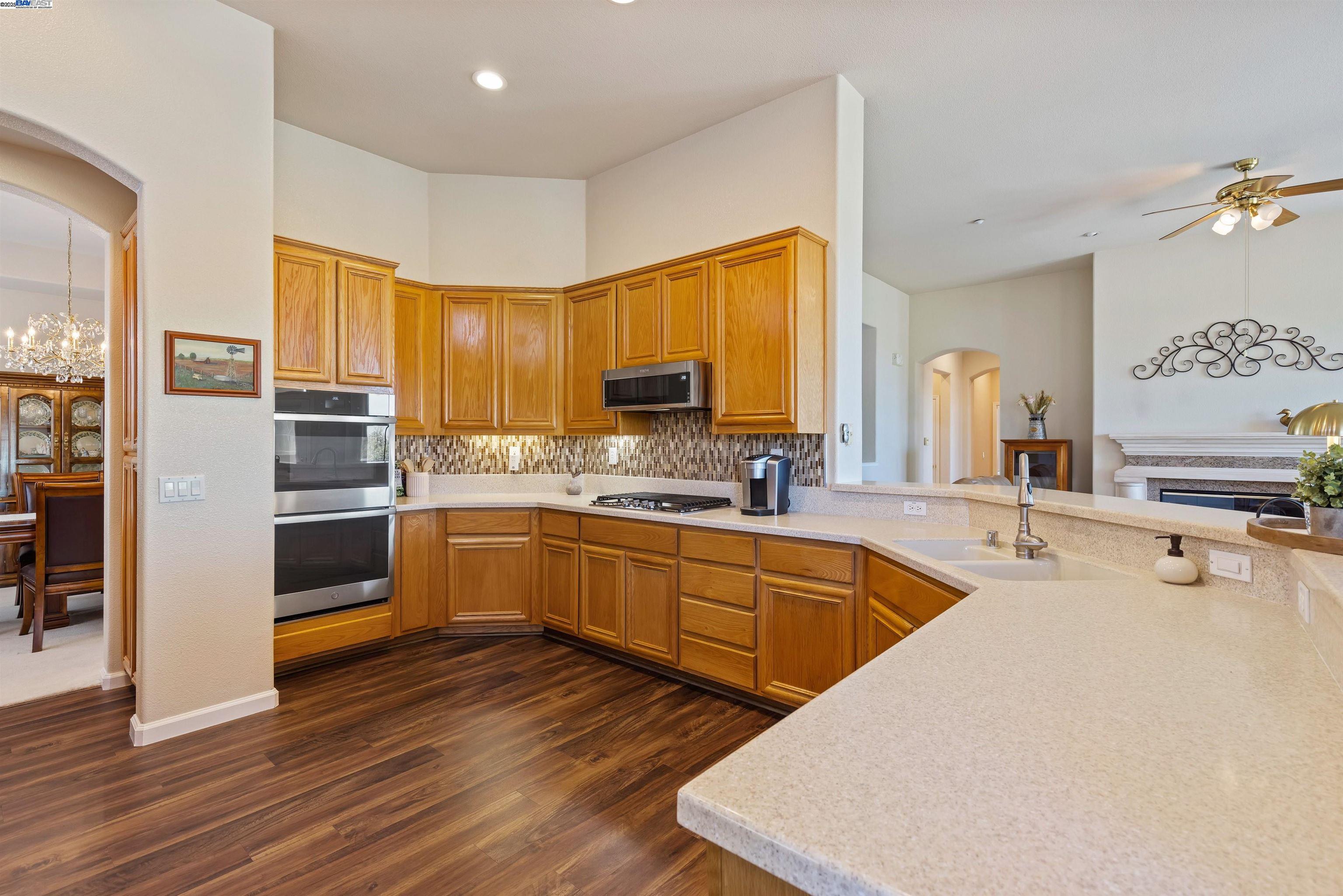 1505 Bismarck Ln