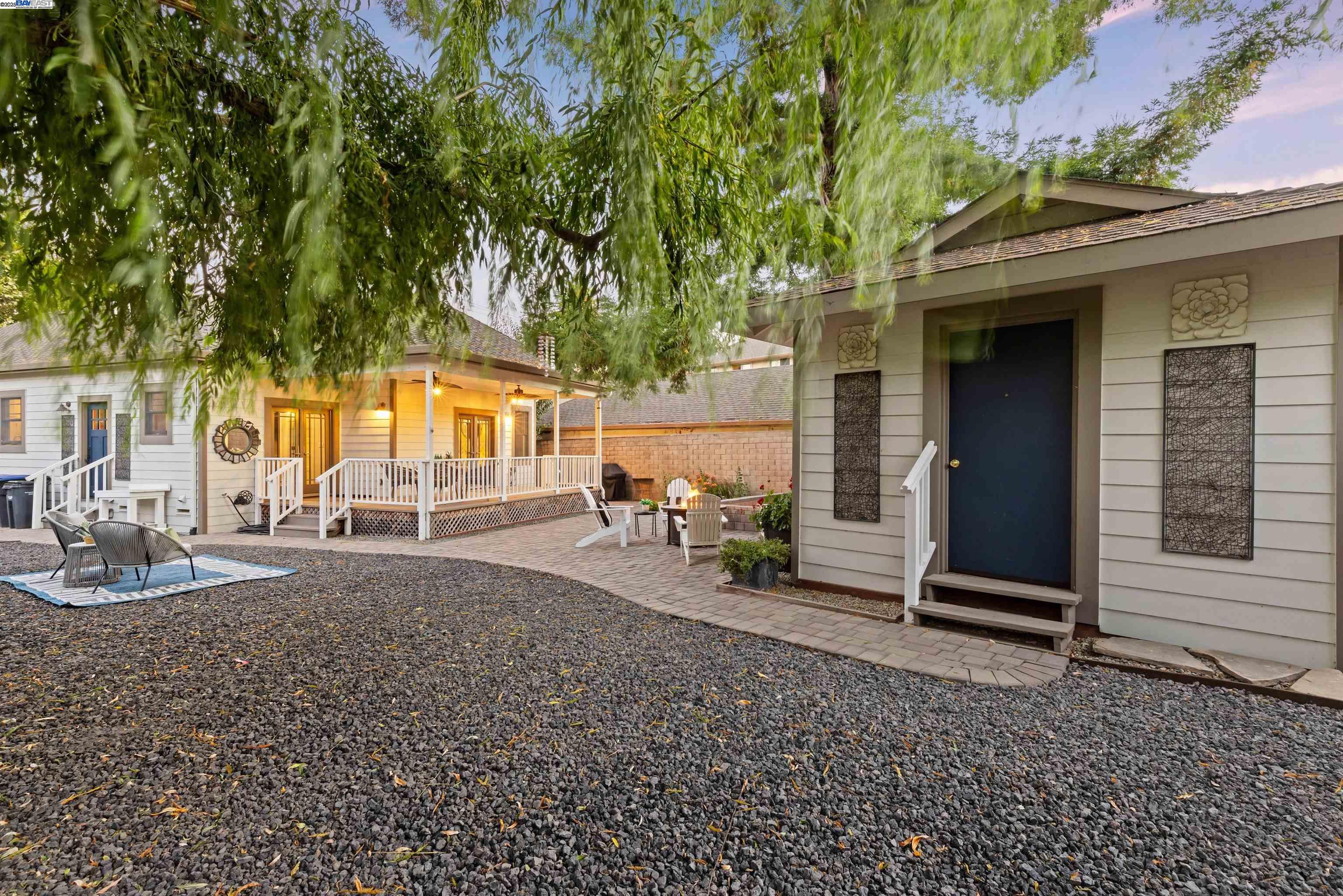 4463 Pleasanton Ave
