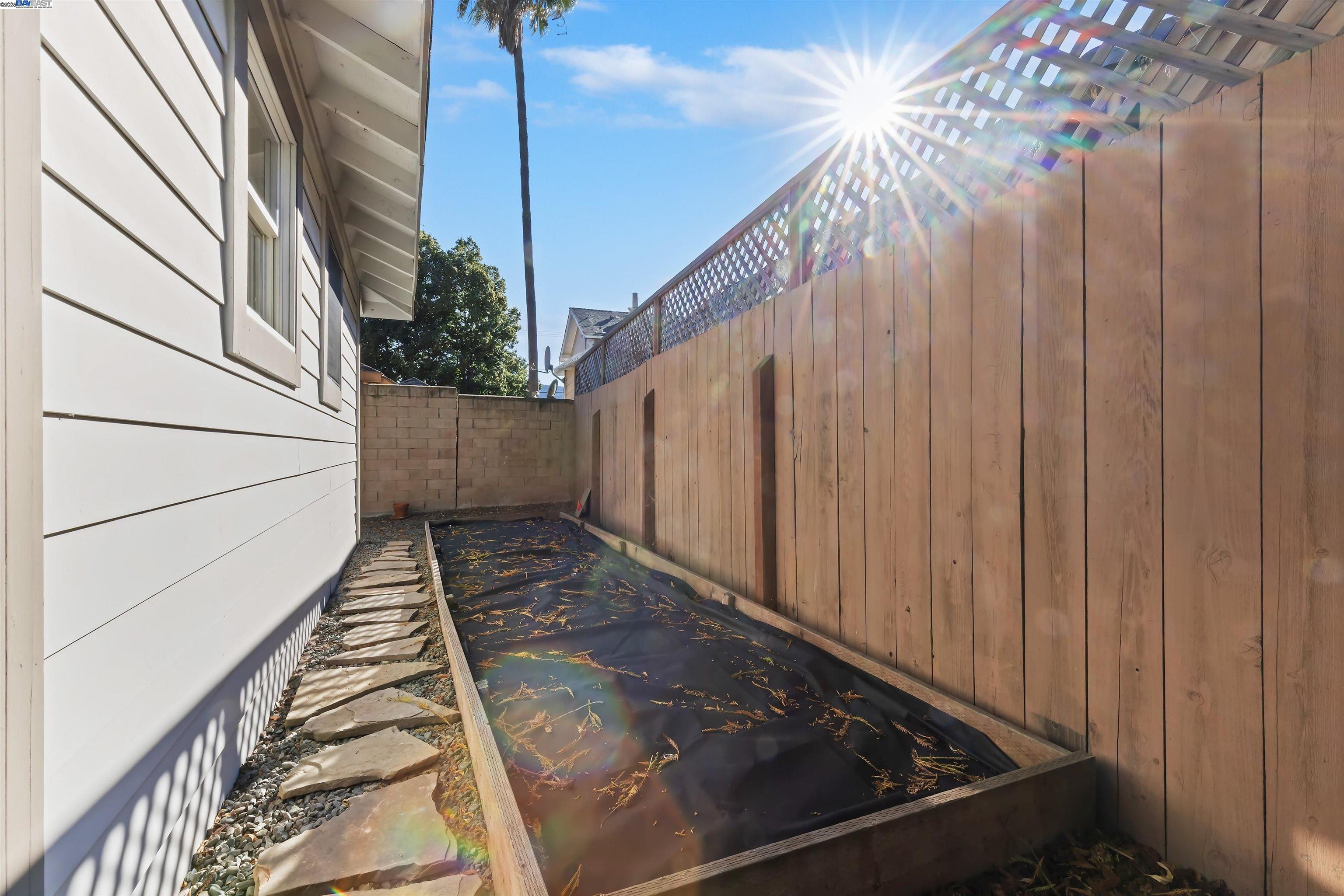 4463 Pleasanton Ave