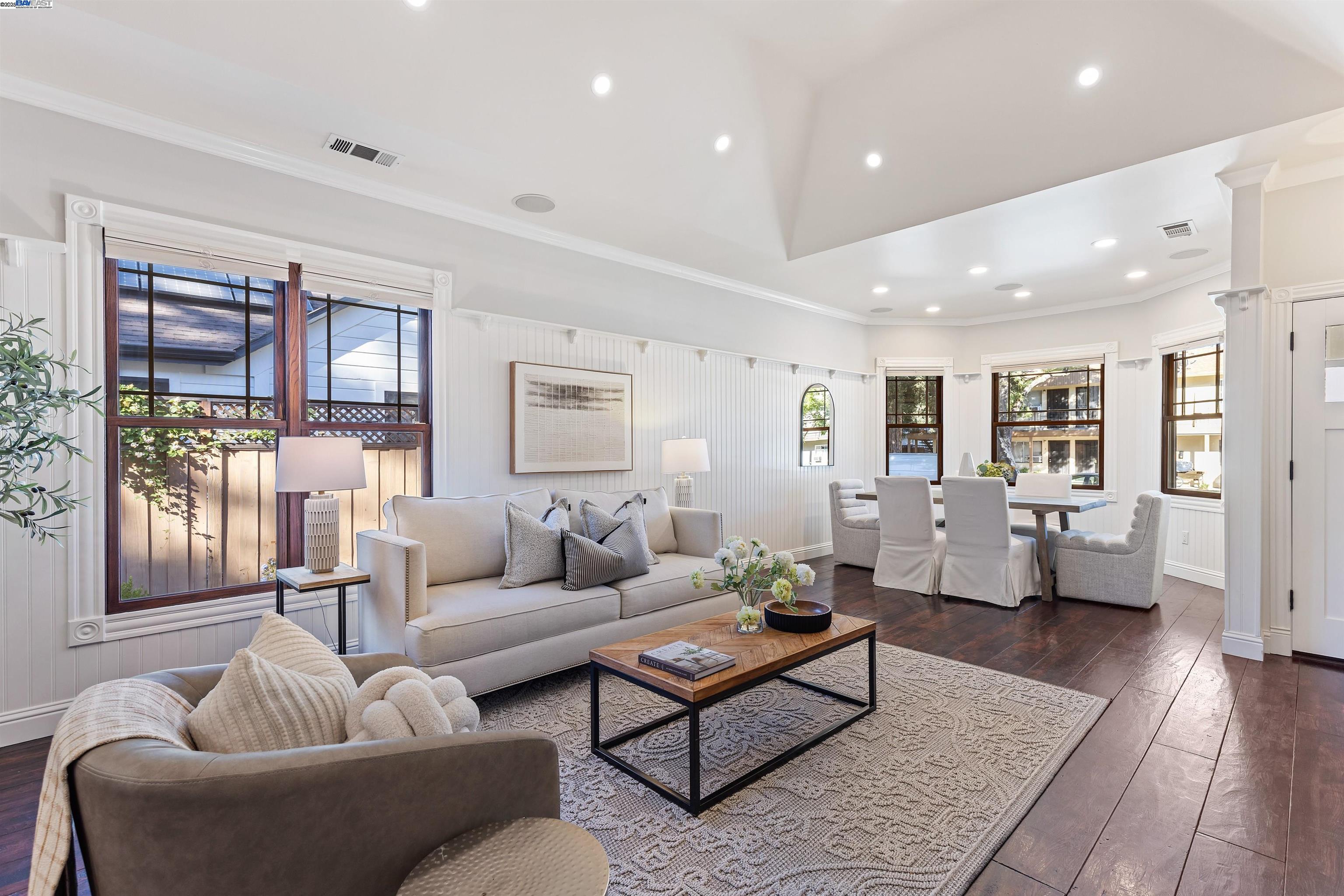 4463 Pleasanton Ave
