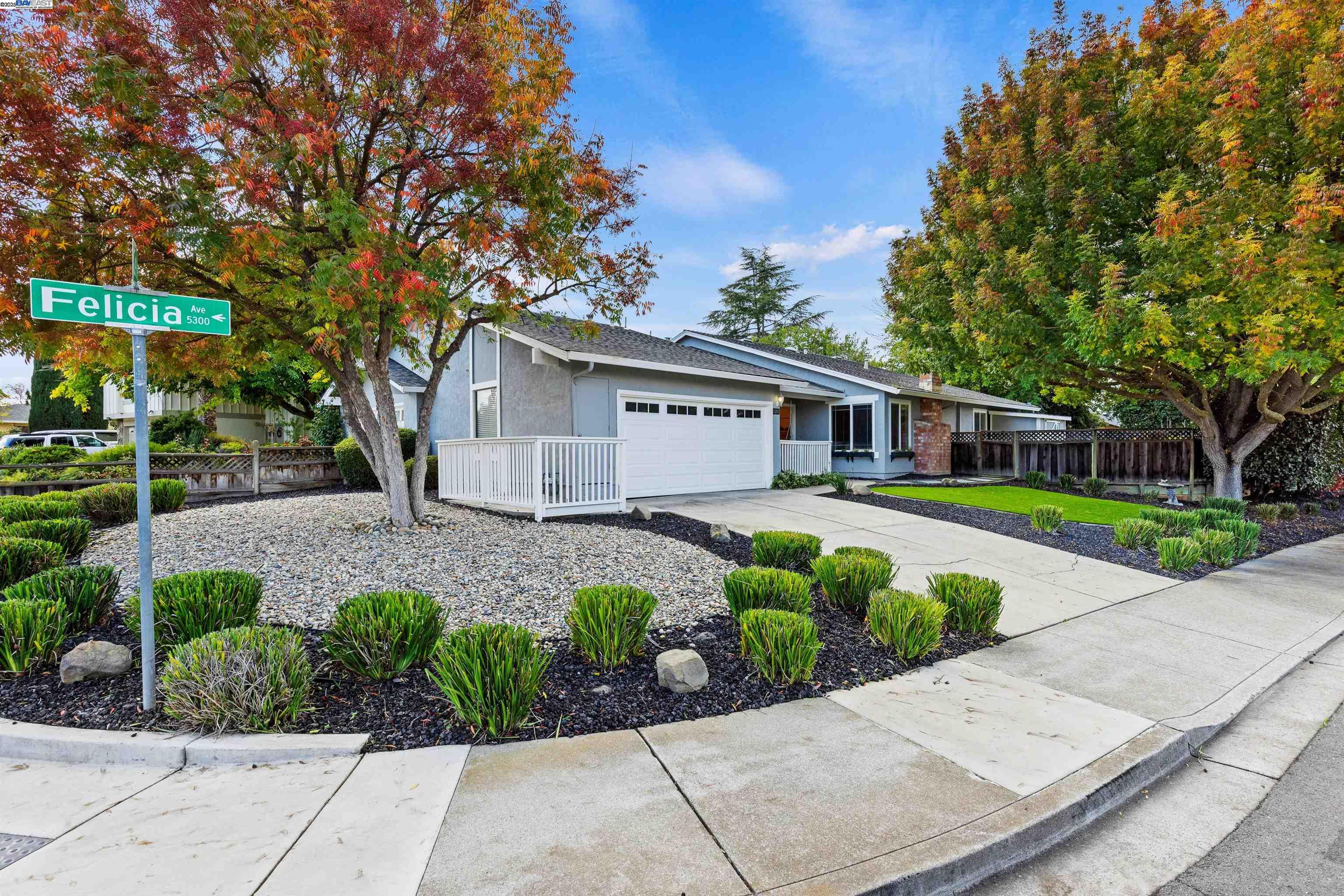 5285 Felicia Ave