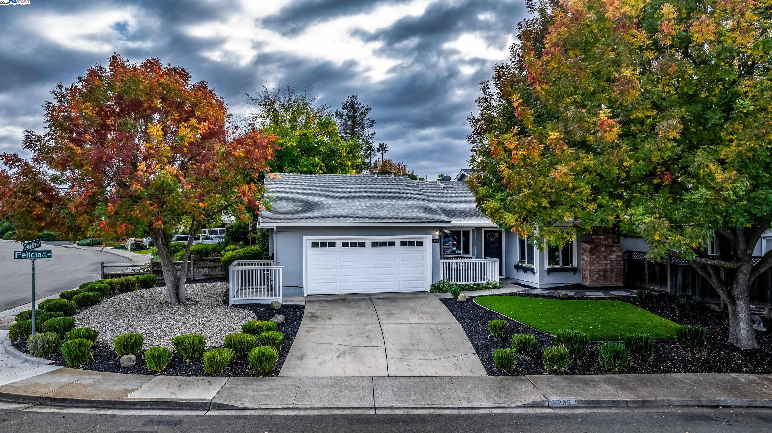 5285 Felicia Ave