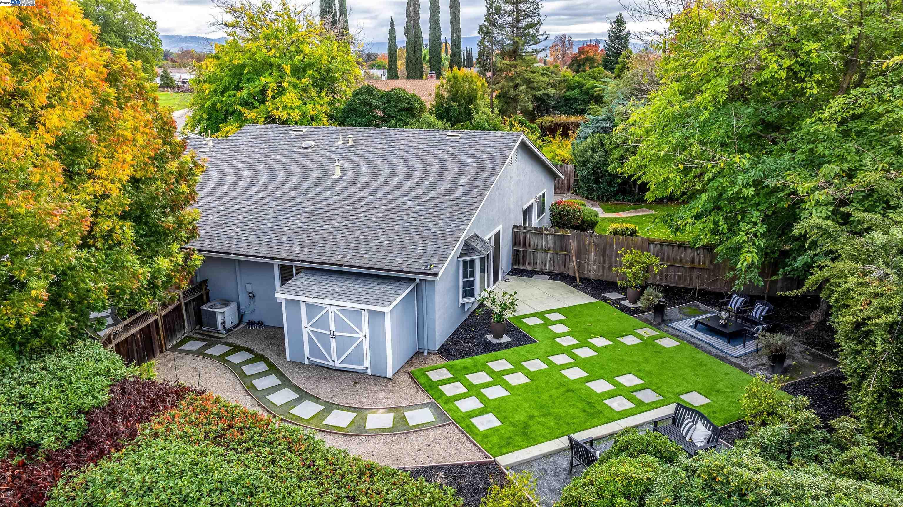 5285 Felicia Ave