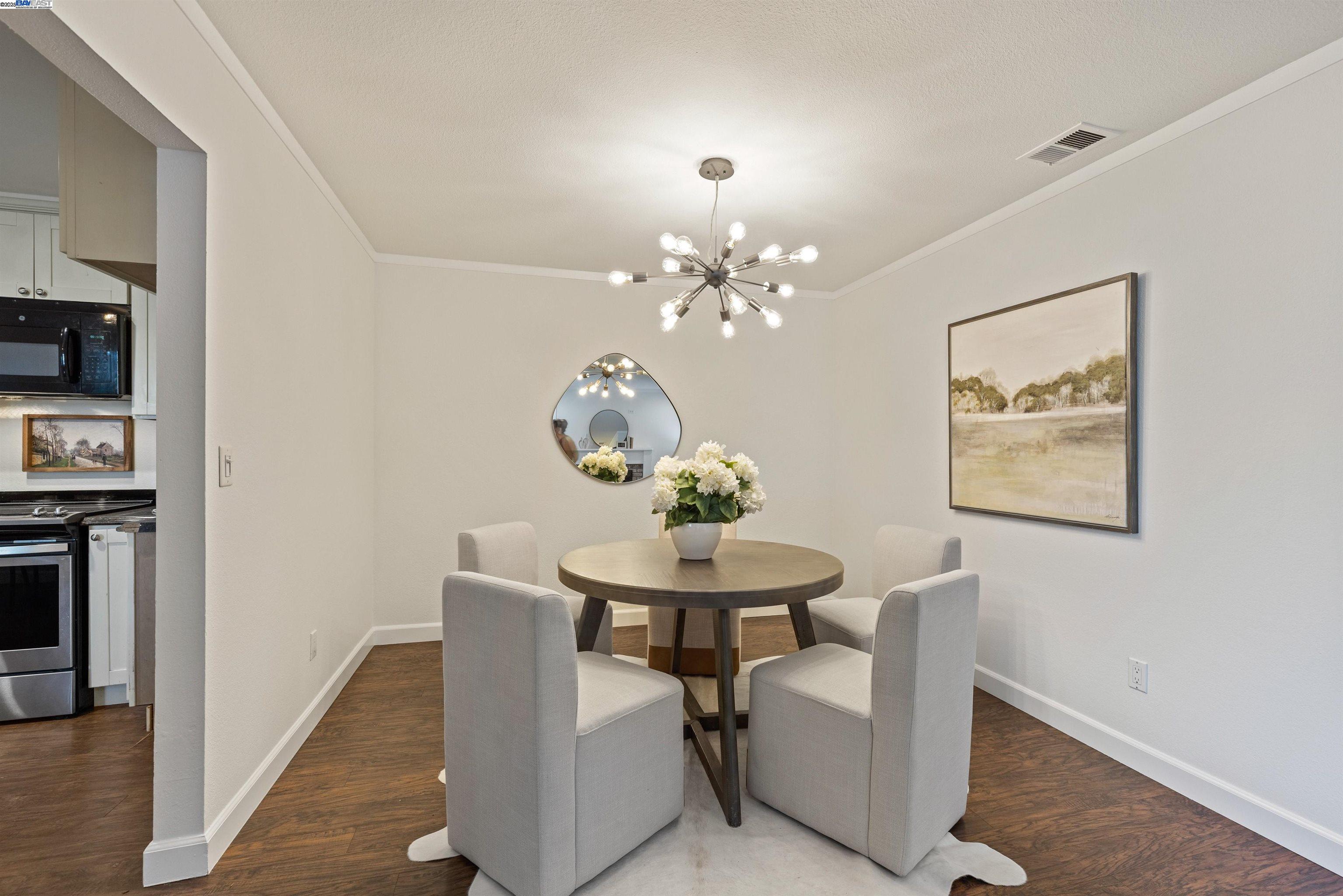 5285 Felicia Ave