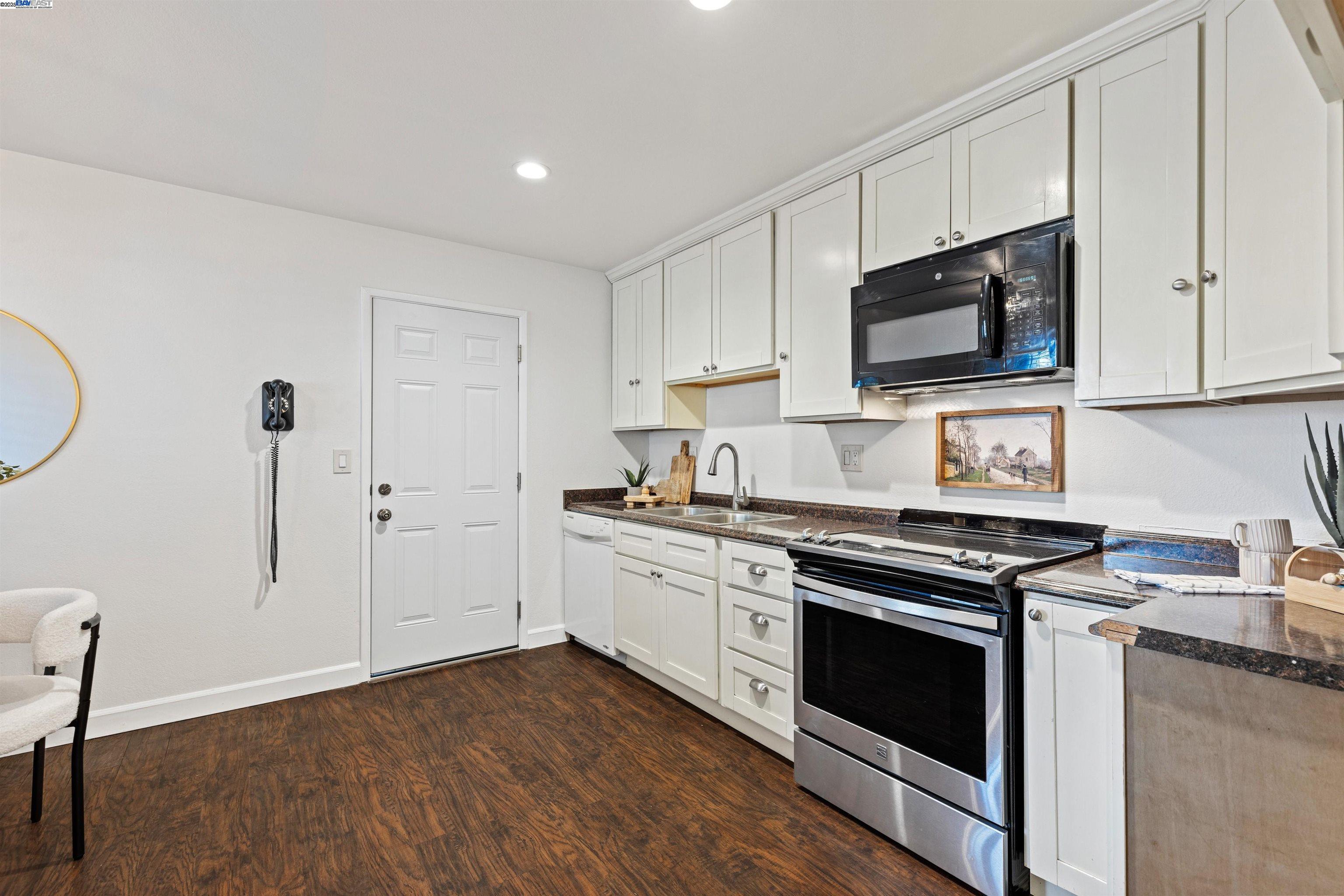5285 Felicia Ave